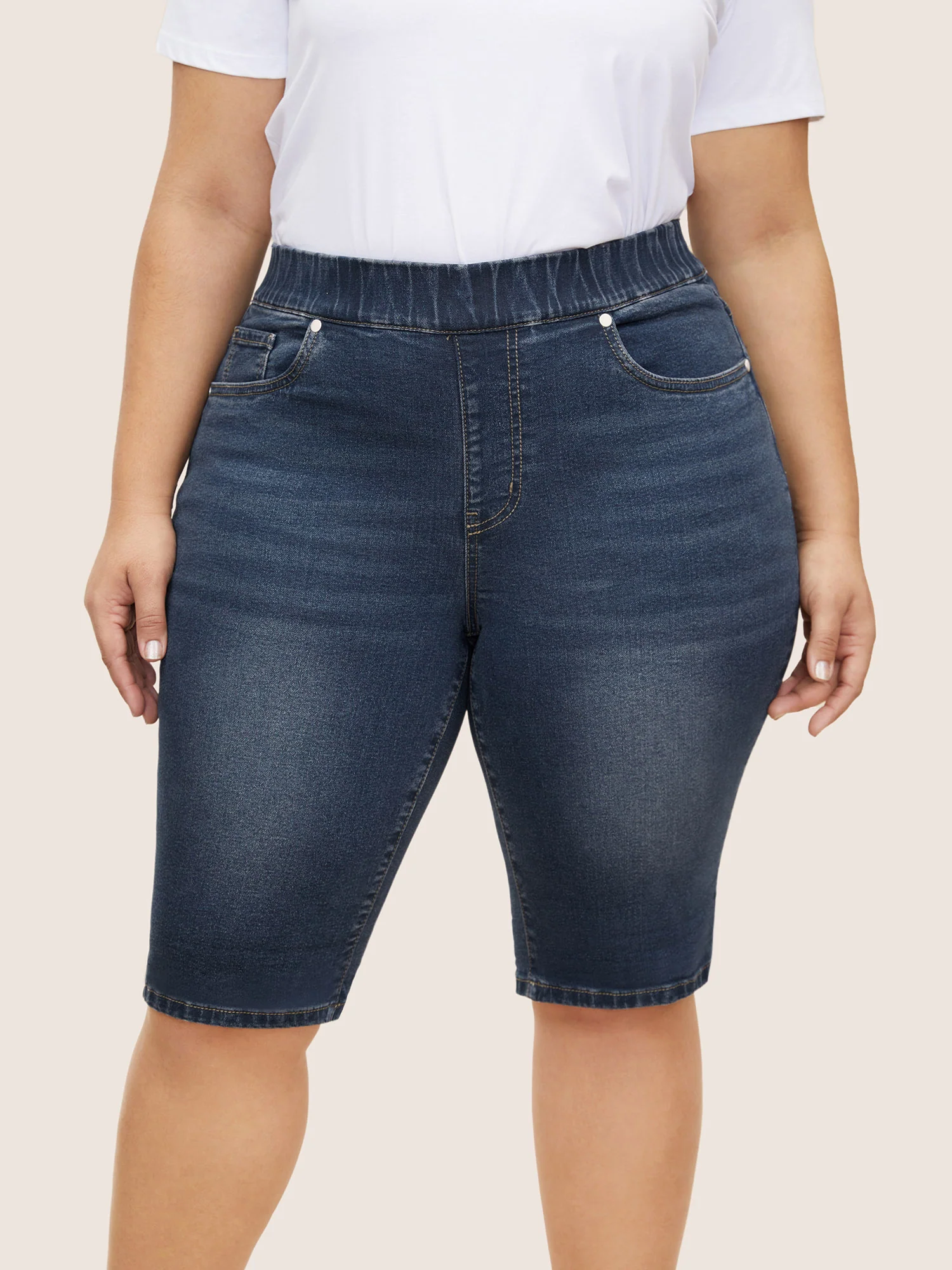 Pull-On Folded Hem Knee-Length Denim Shorts - Image 3