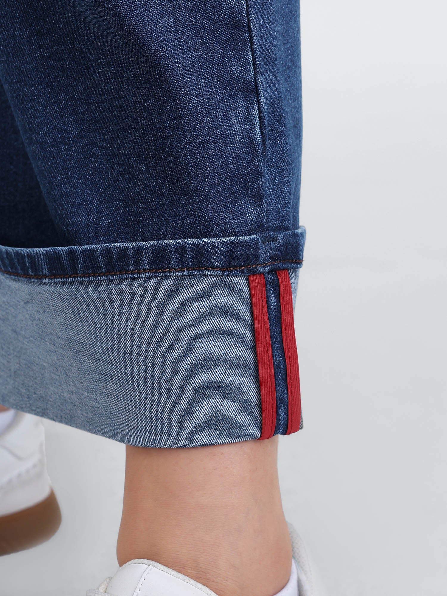 Classic Folded Hem Wide-Leg Cropped Jeans - Image 5