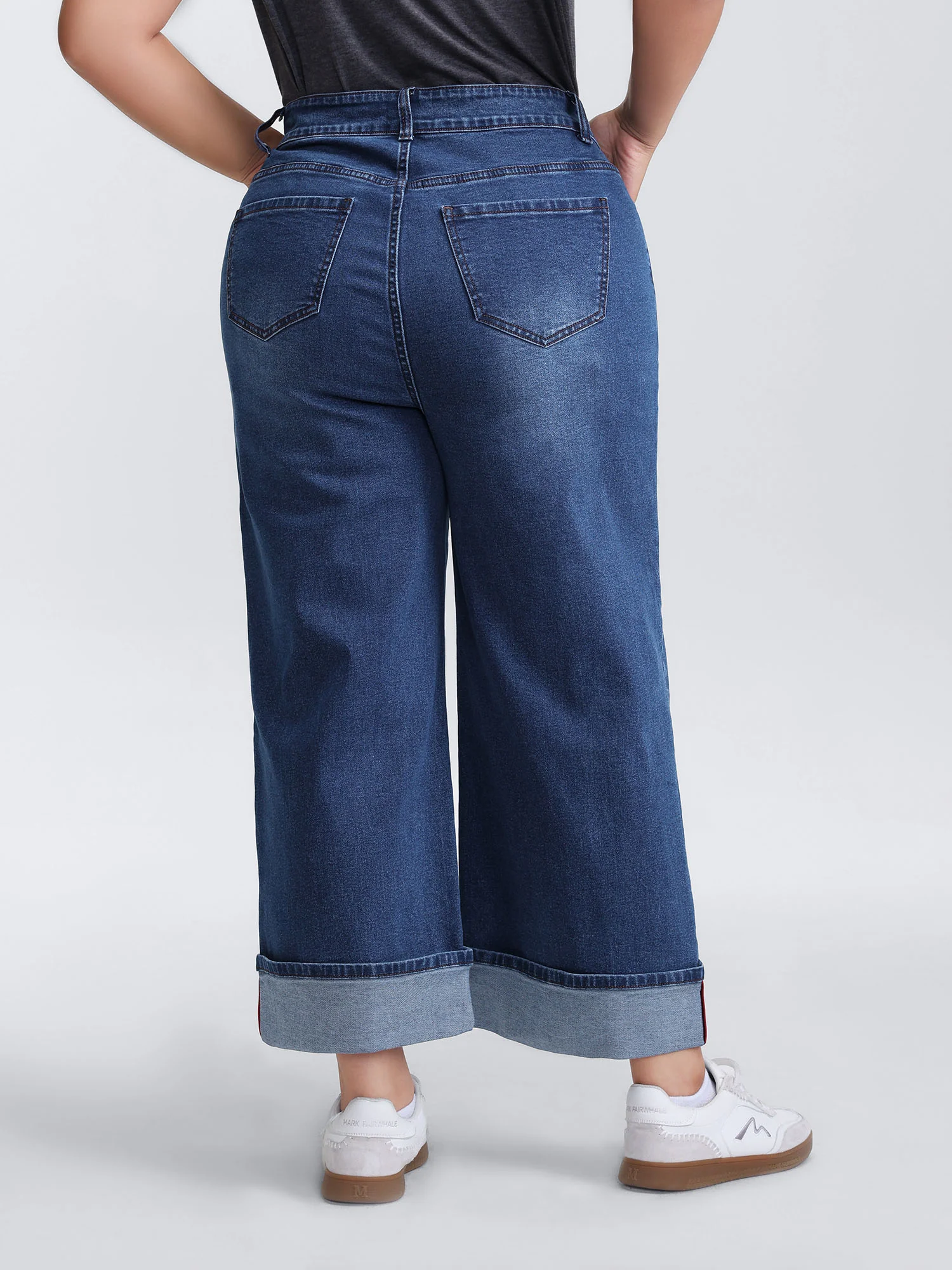 Classic Folded Hem Wide-Leg Cropped Jeans - Image 6