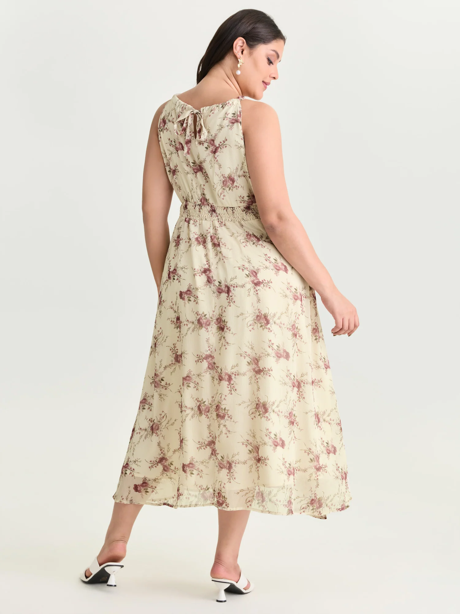 Romantic Floral Print Halter Neckline Maxi Dress - Image 3