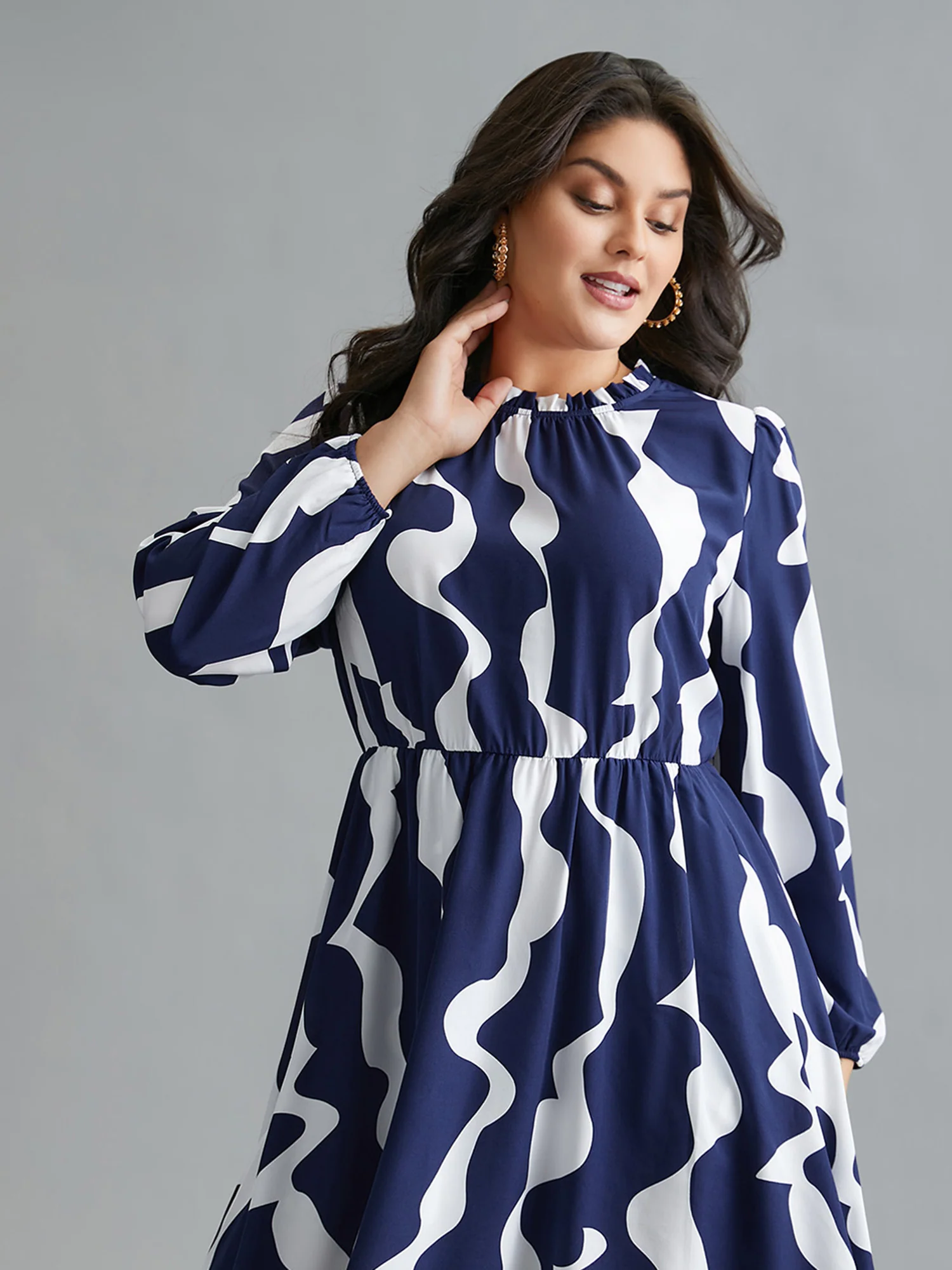 Round Neck Color Contrast Frill Trim Dress - Image 2