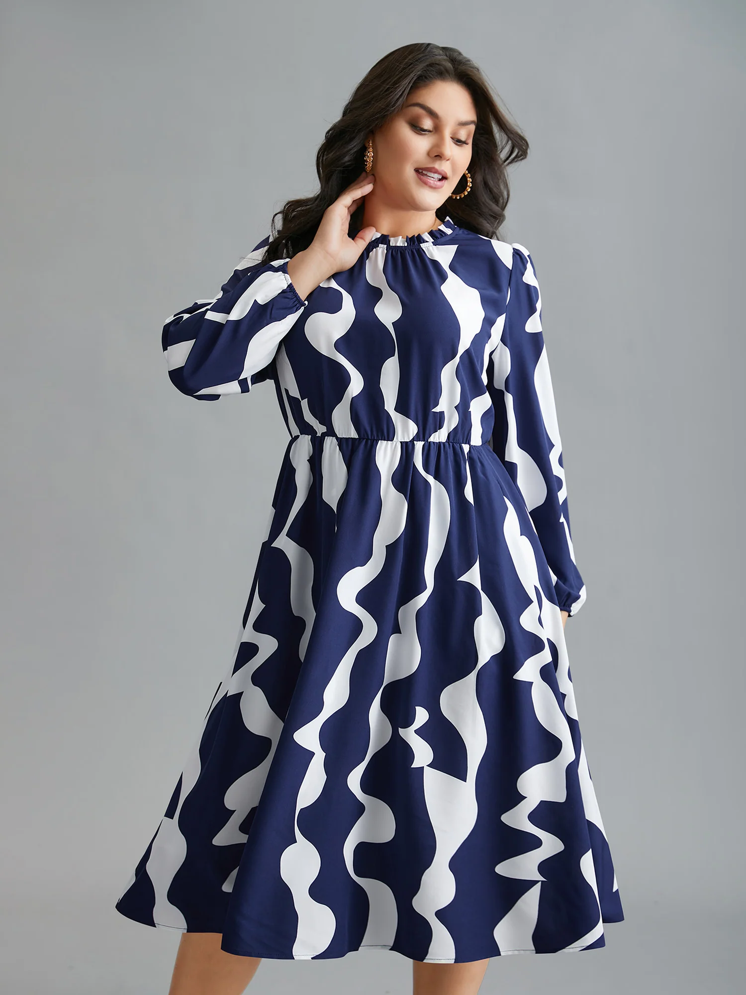 Round Neck Color Contrast Frill Trim Dress - Image 3