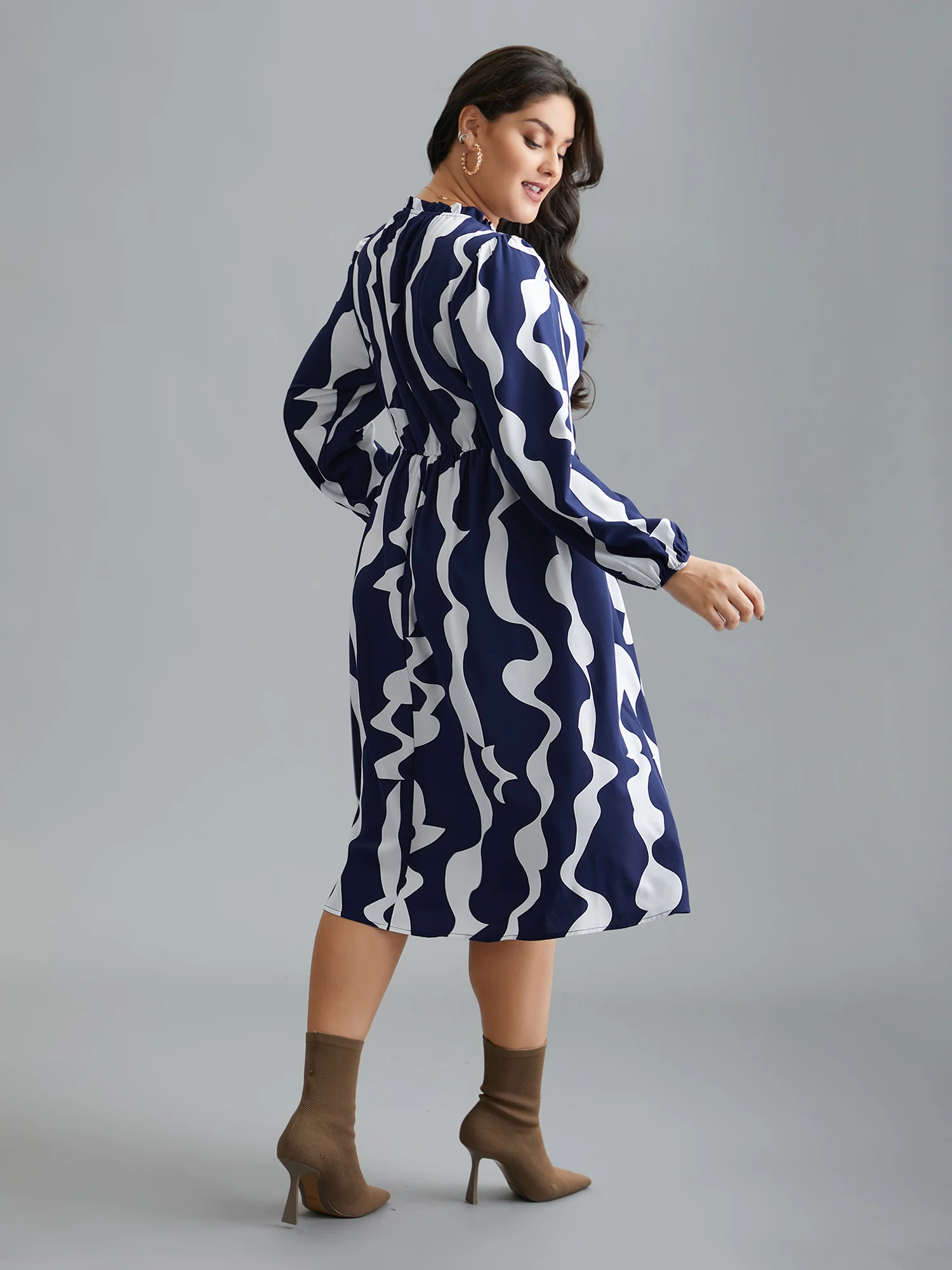 Round Neck Color Contrast Frill Trim Dress - Image 6