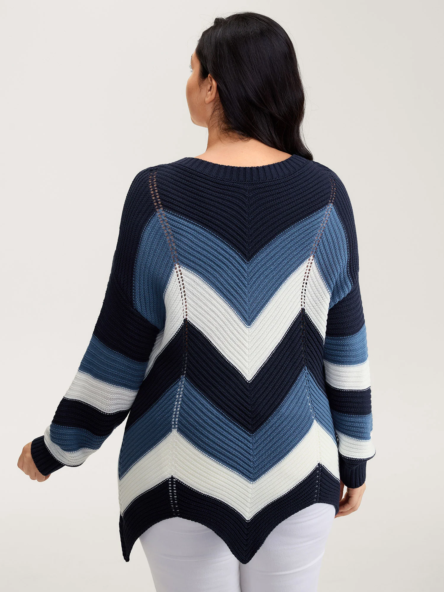 Round Neck Colorblock Asymmetrical Hem Pullover - Image 4