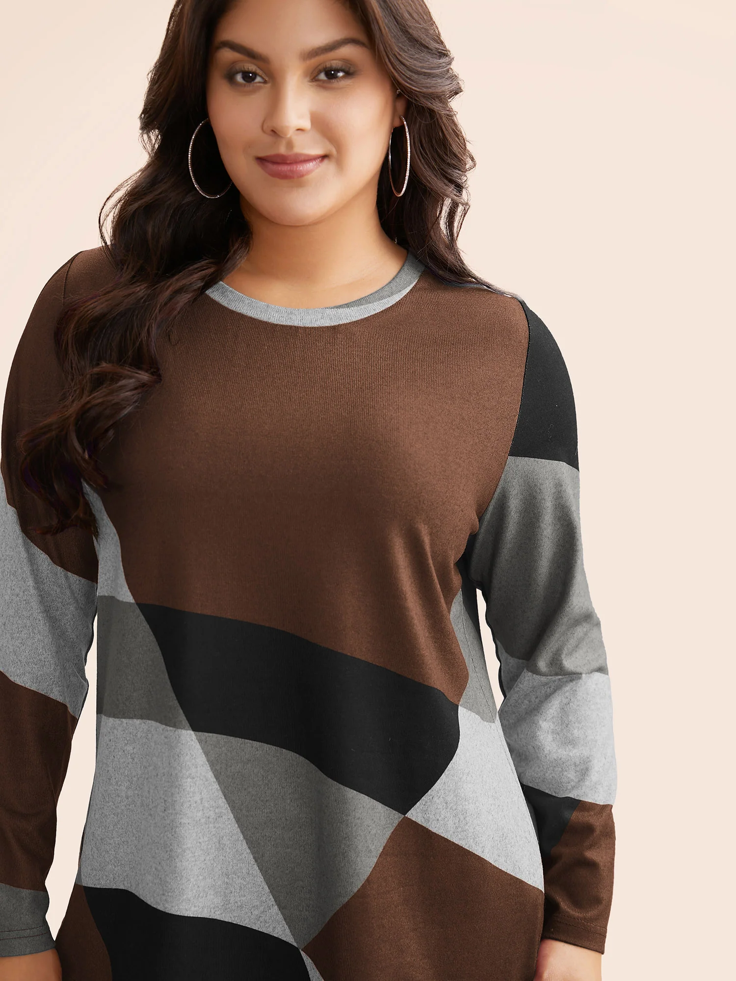 Round Neck Colorblock Contrast T-shirt - Image 13