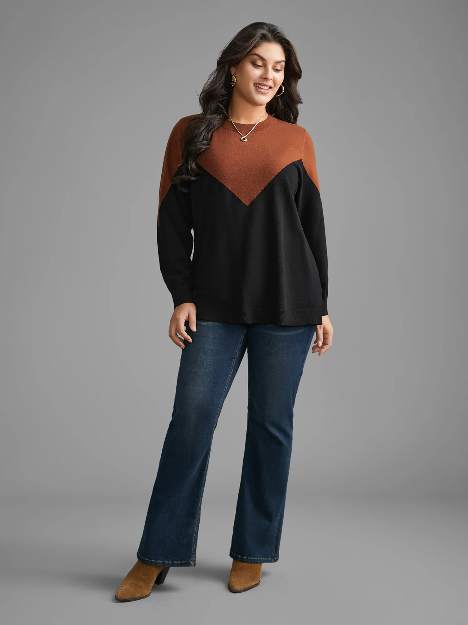 Round Neck Contrast Patchwork Pullover - Image 4