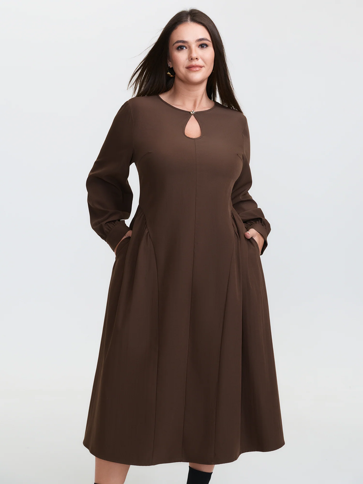 Round Neck Cut Out Solid Midi Dress - Image 2