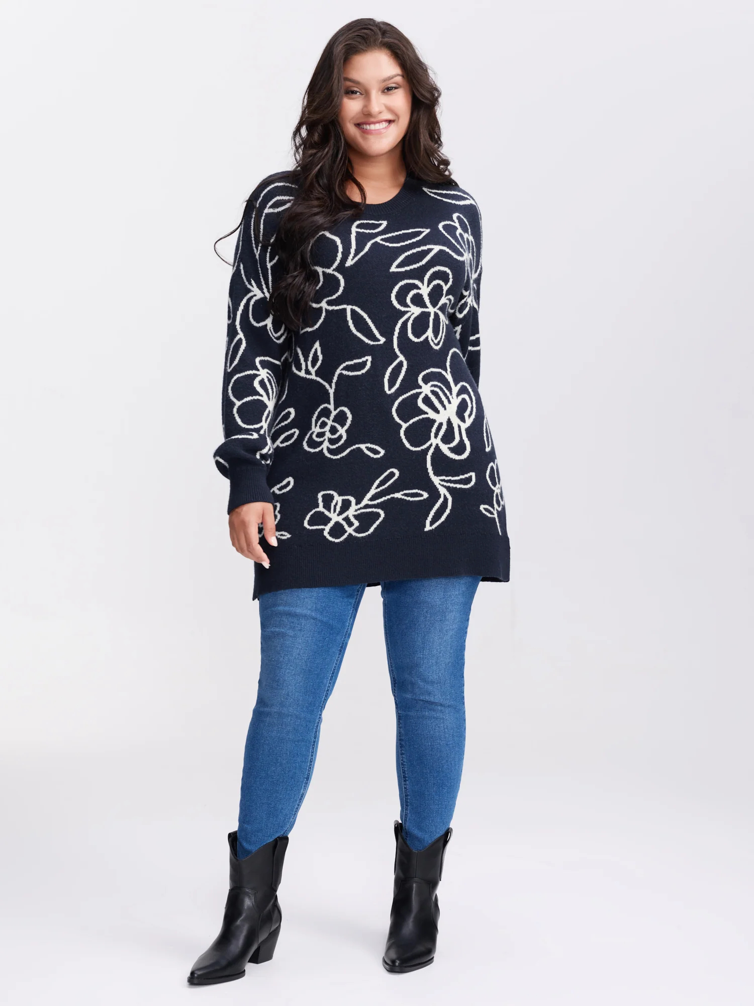 Supersoft Round Neck Floral Split Hem Pullover - Image 3