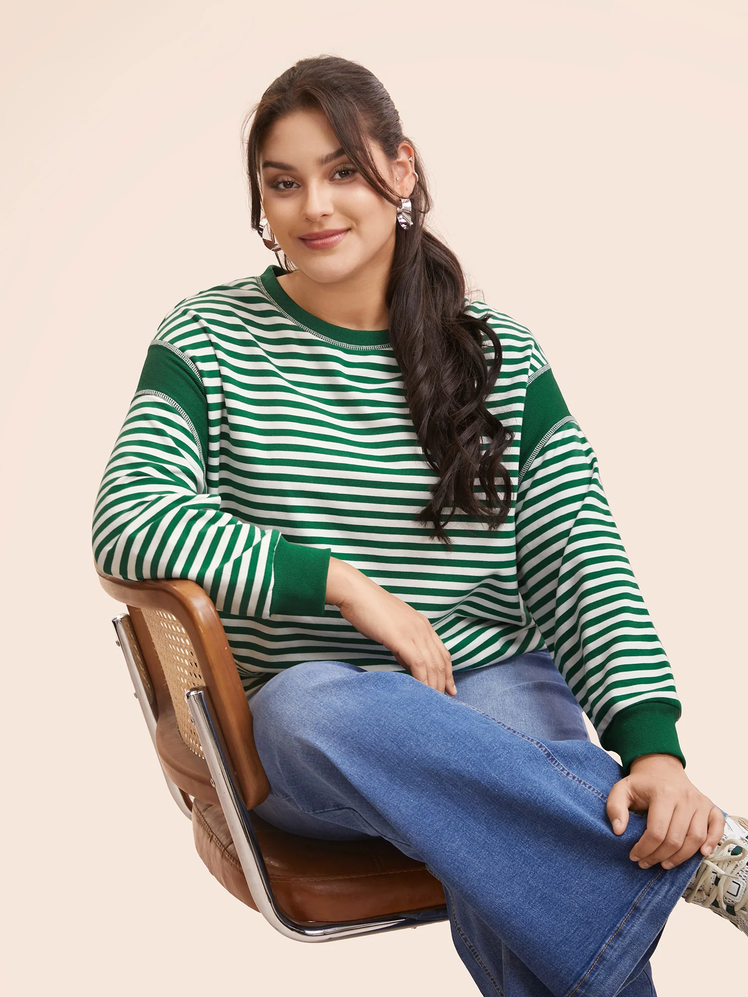 Round Neck Striped Patchwork Stitch Sweatshirt - Image 3