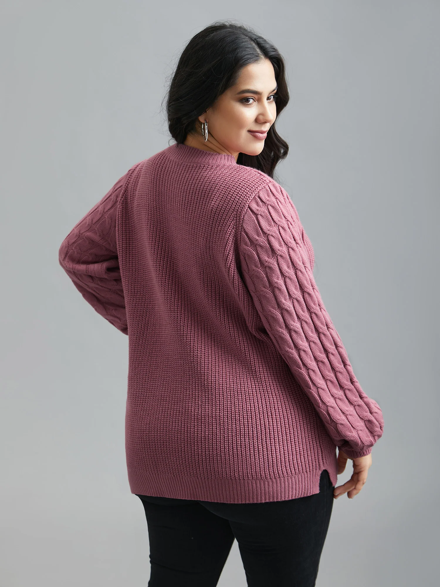 Round Neck Textured Cable Knit Pullover - Image 2
