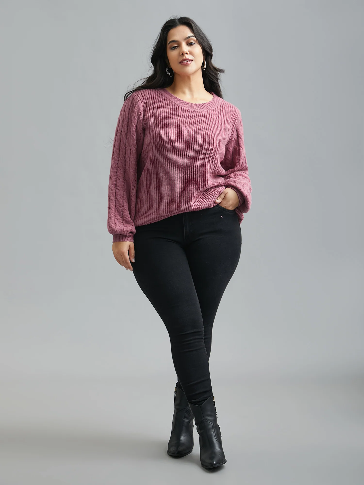Round Neck Textured Cable Knit Pullover - Image 3
