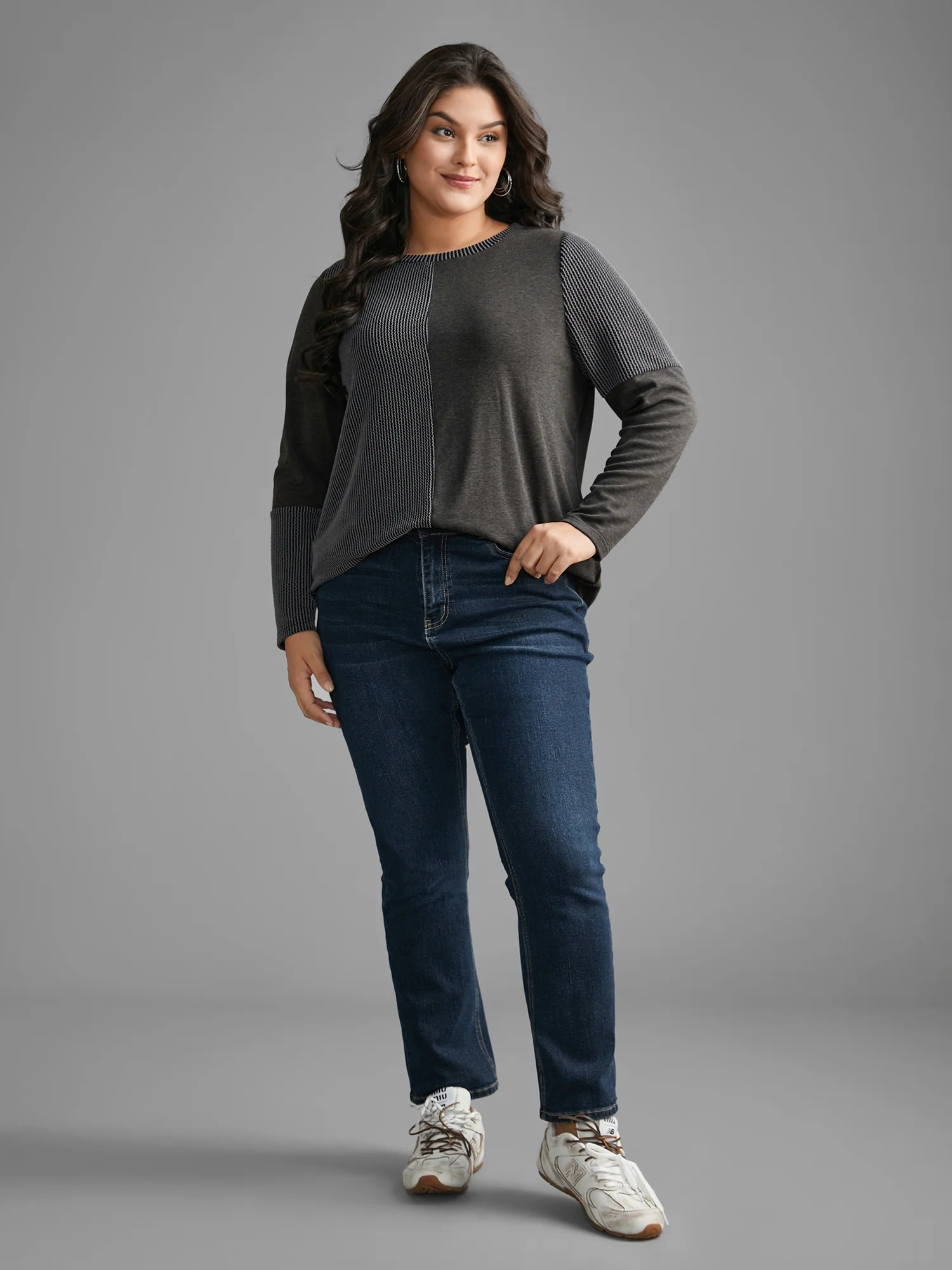 Round Neck Textured Patchwork T-shirt - Image 3