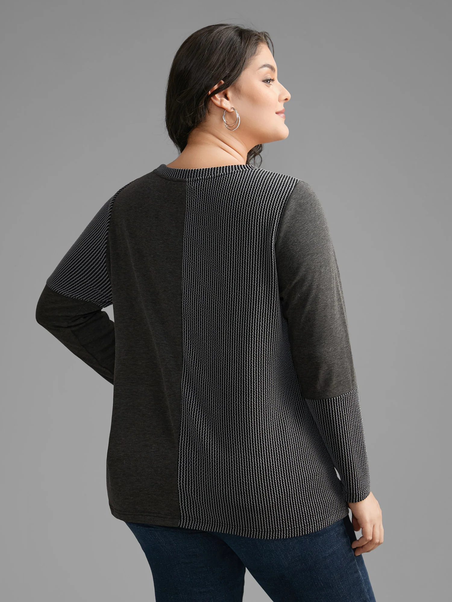 Round Neck Textured Patchwork T-shirt - Image 4