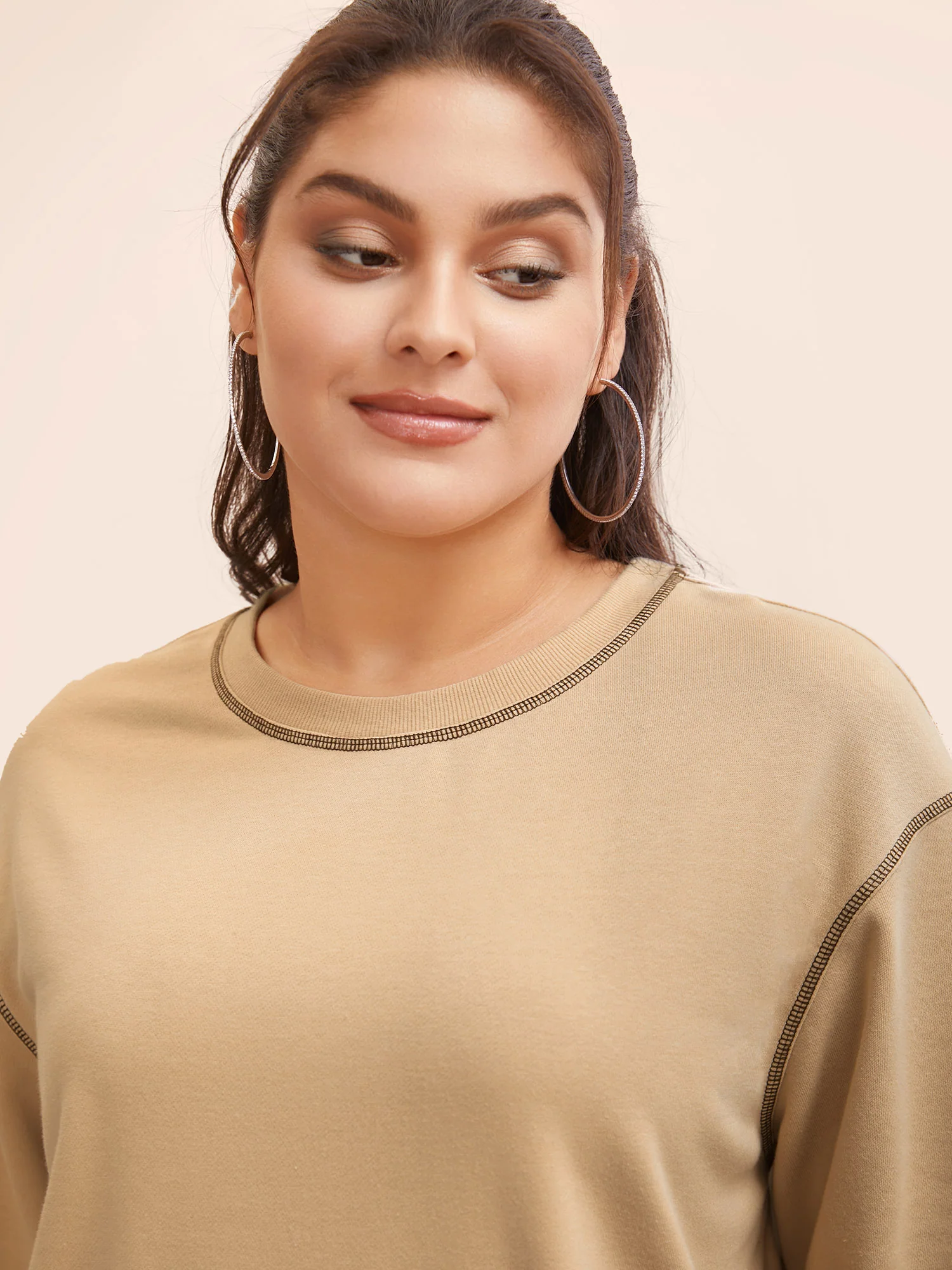 Round Neck Topstitching Patchwork Sweatshirt - Image 2