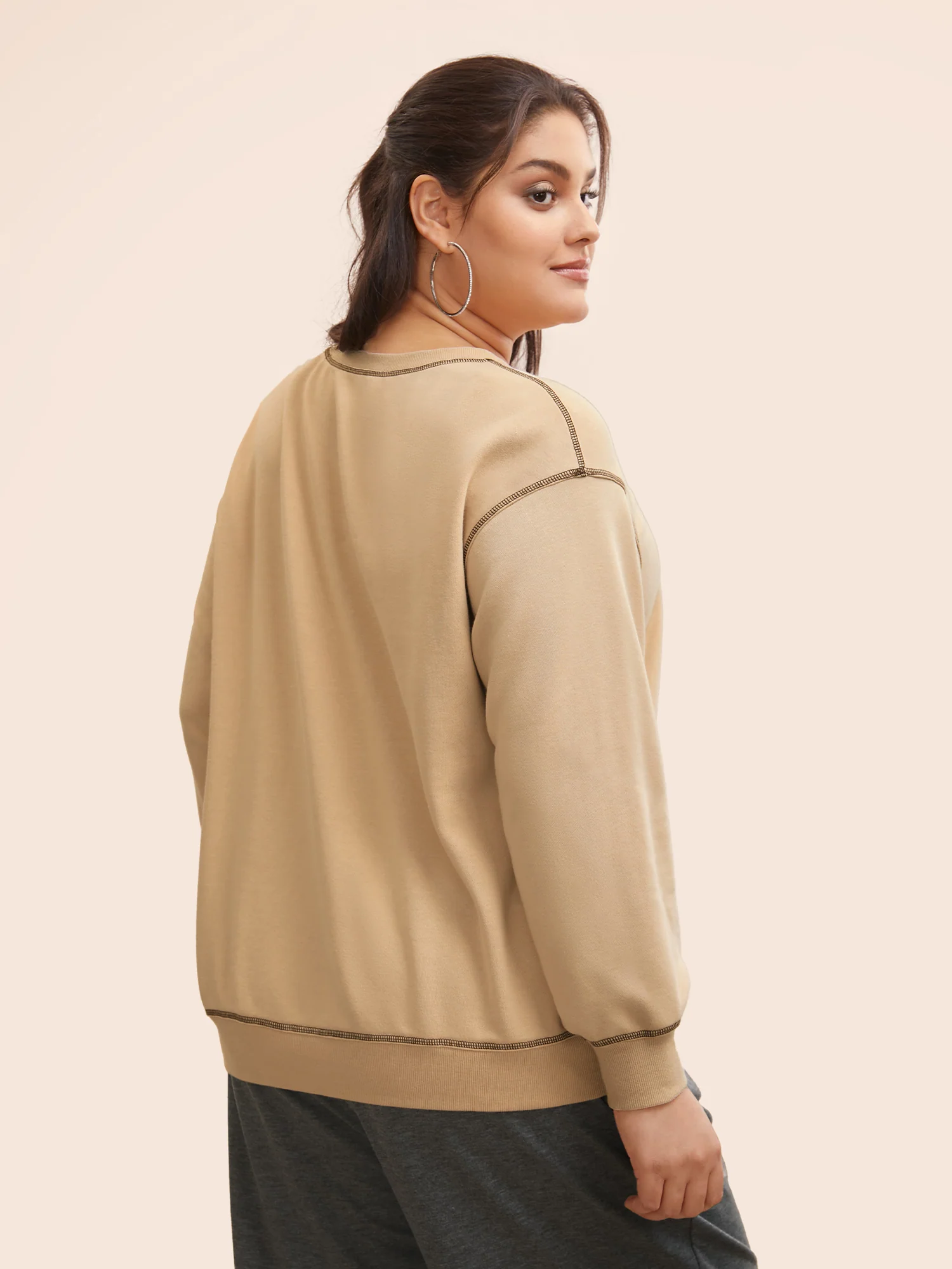 Round Neck Topstitching Patchwork Sweatshirt - Image 3