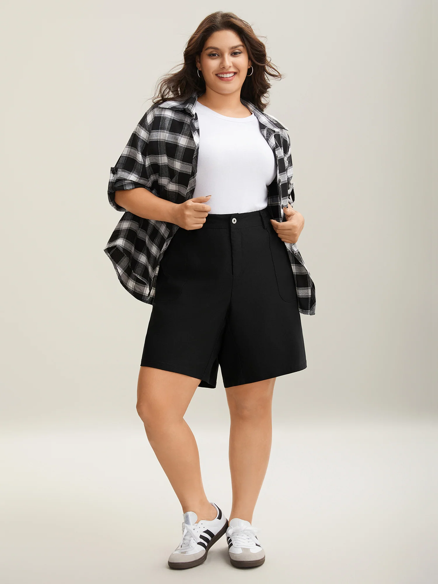 Rubber Waist Zipper Pockets Shorts - Image 3