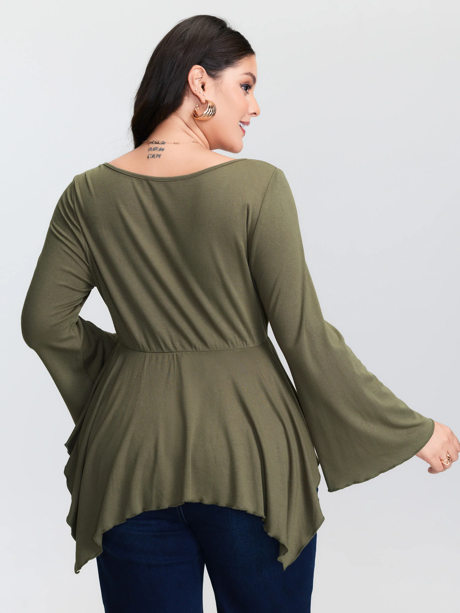Ruched Bodice Asymmetrical Hem Knit Top - Image 4