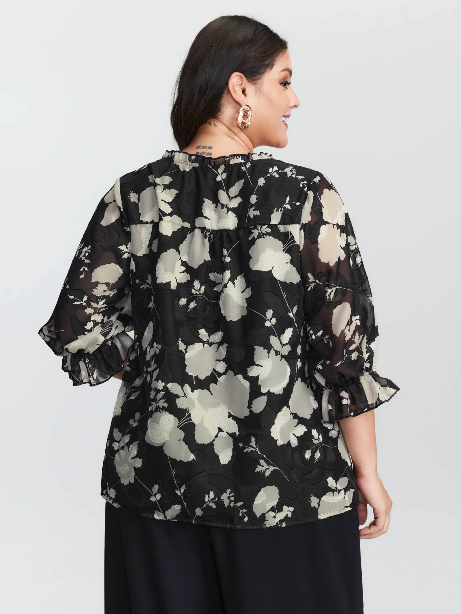 Ruffled Collar Floral Print Blouse - Image 4
