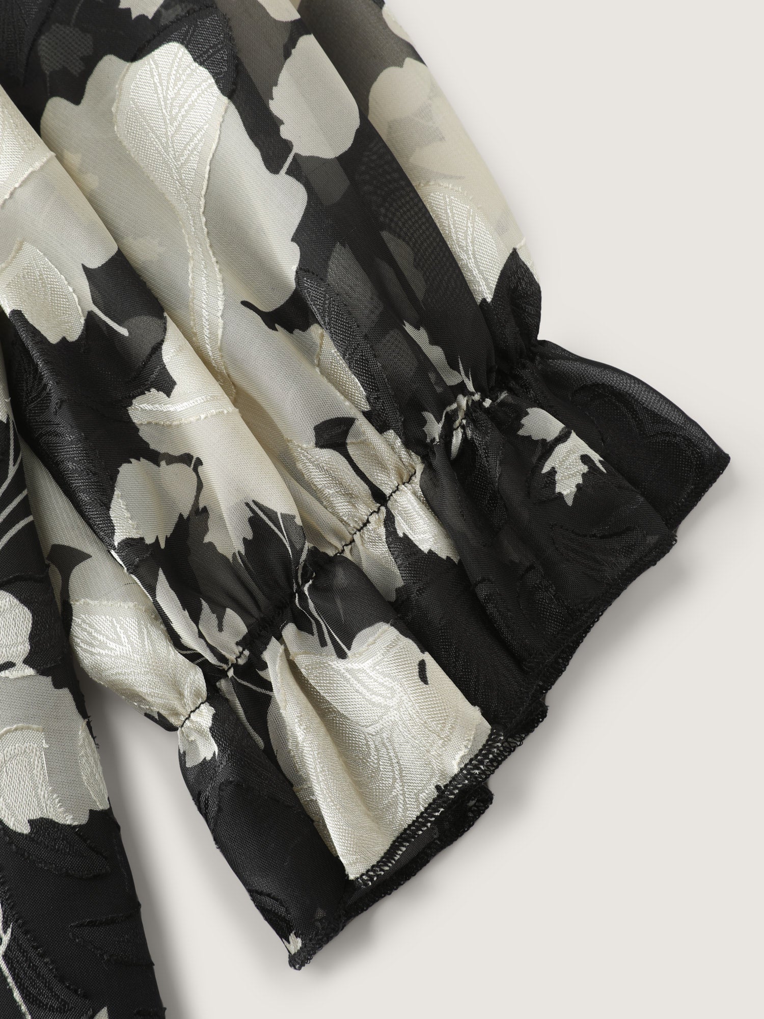 Ruffled Collar Floral Print Blouse - Image 5