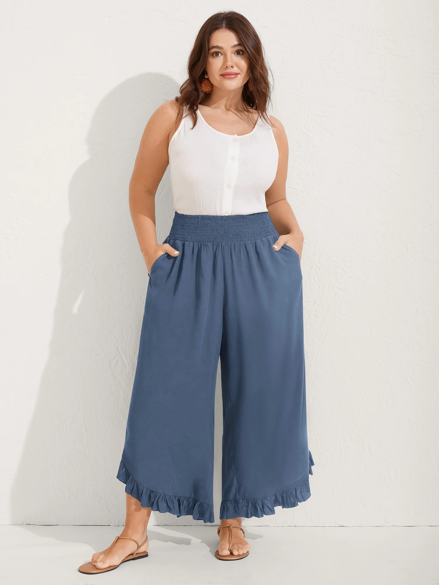 Ruffled Curvy Hem Wide-Leg Pants - Image 15