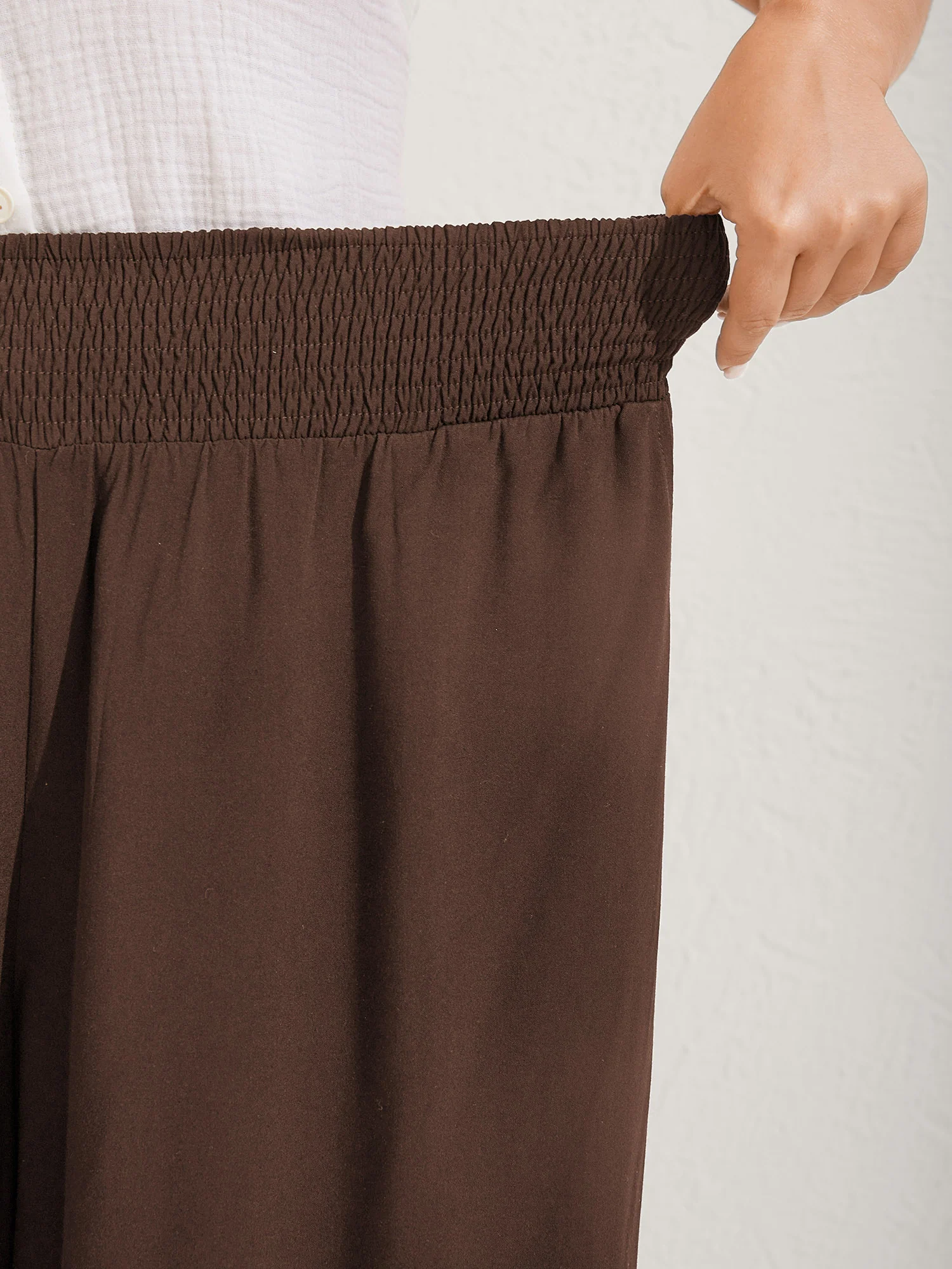 Ruffled Curvy Hem Wide-Leg Pants - Image 27