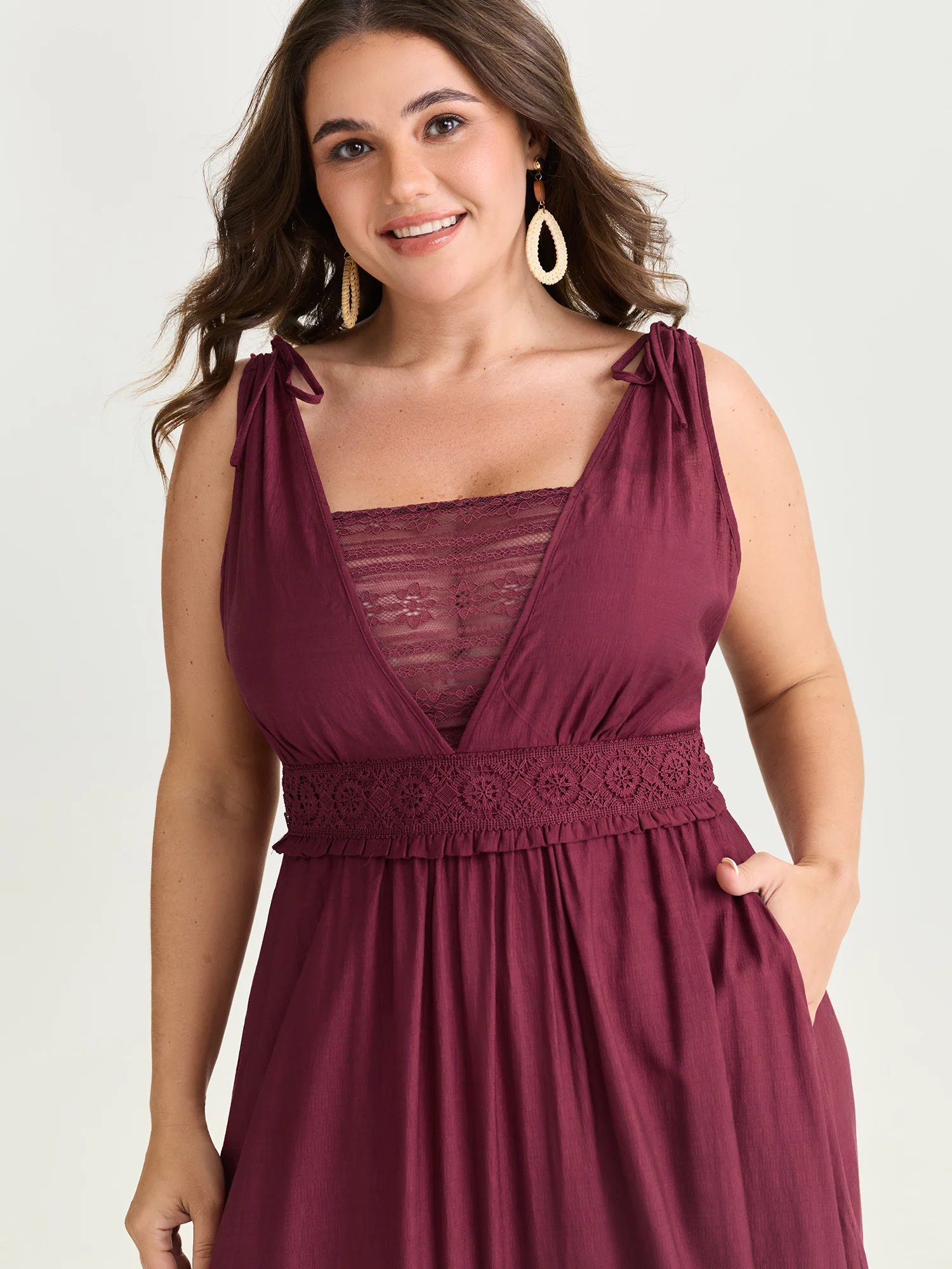 Ruffled Layered Hem Lace Maxi Dress - Image 2