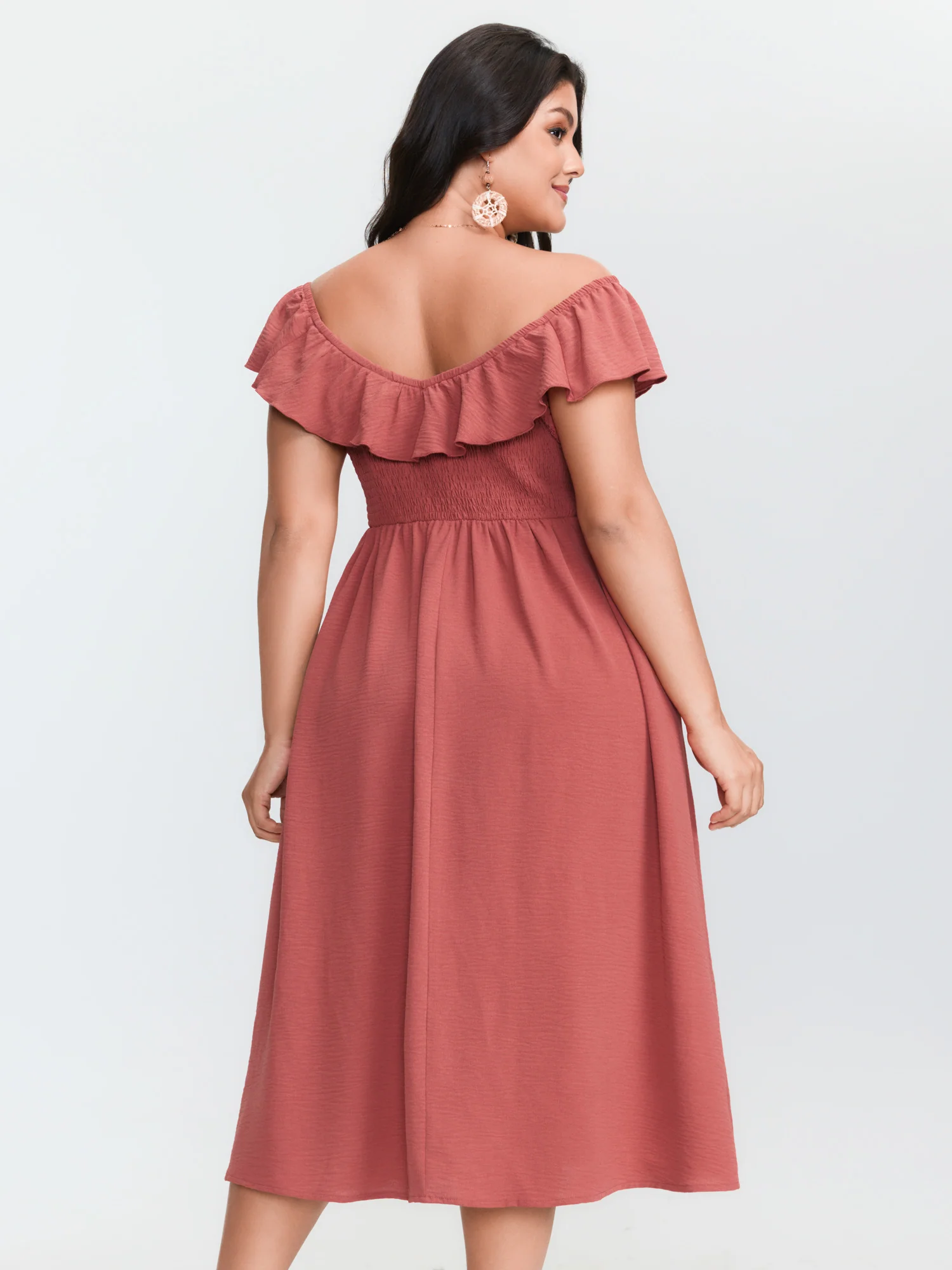 Ruffled Neckline Shirred Flowy Midi Dress - Image 4