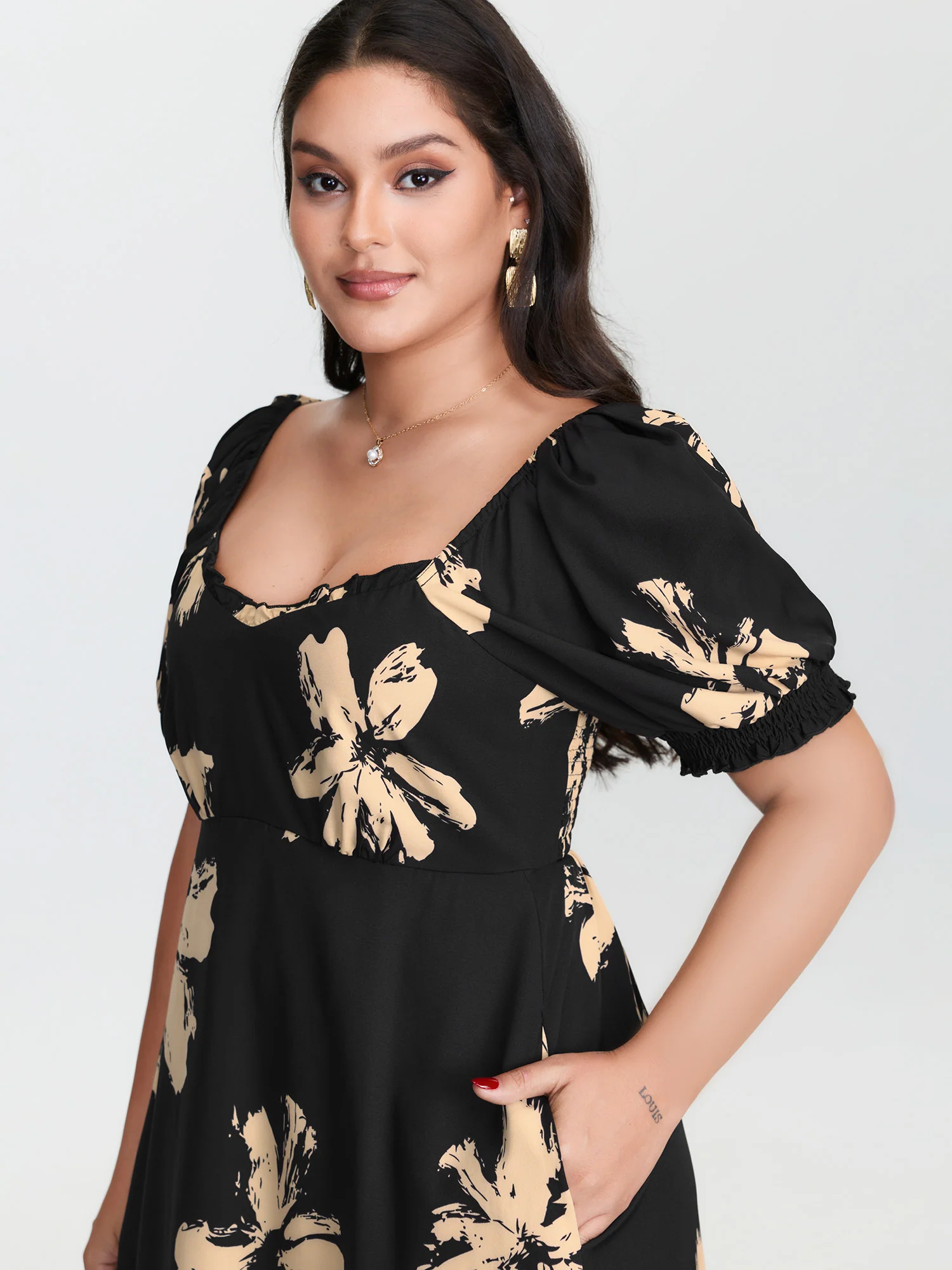 Ruffled Neckline Shirred Midi Dress - Image 3