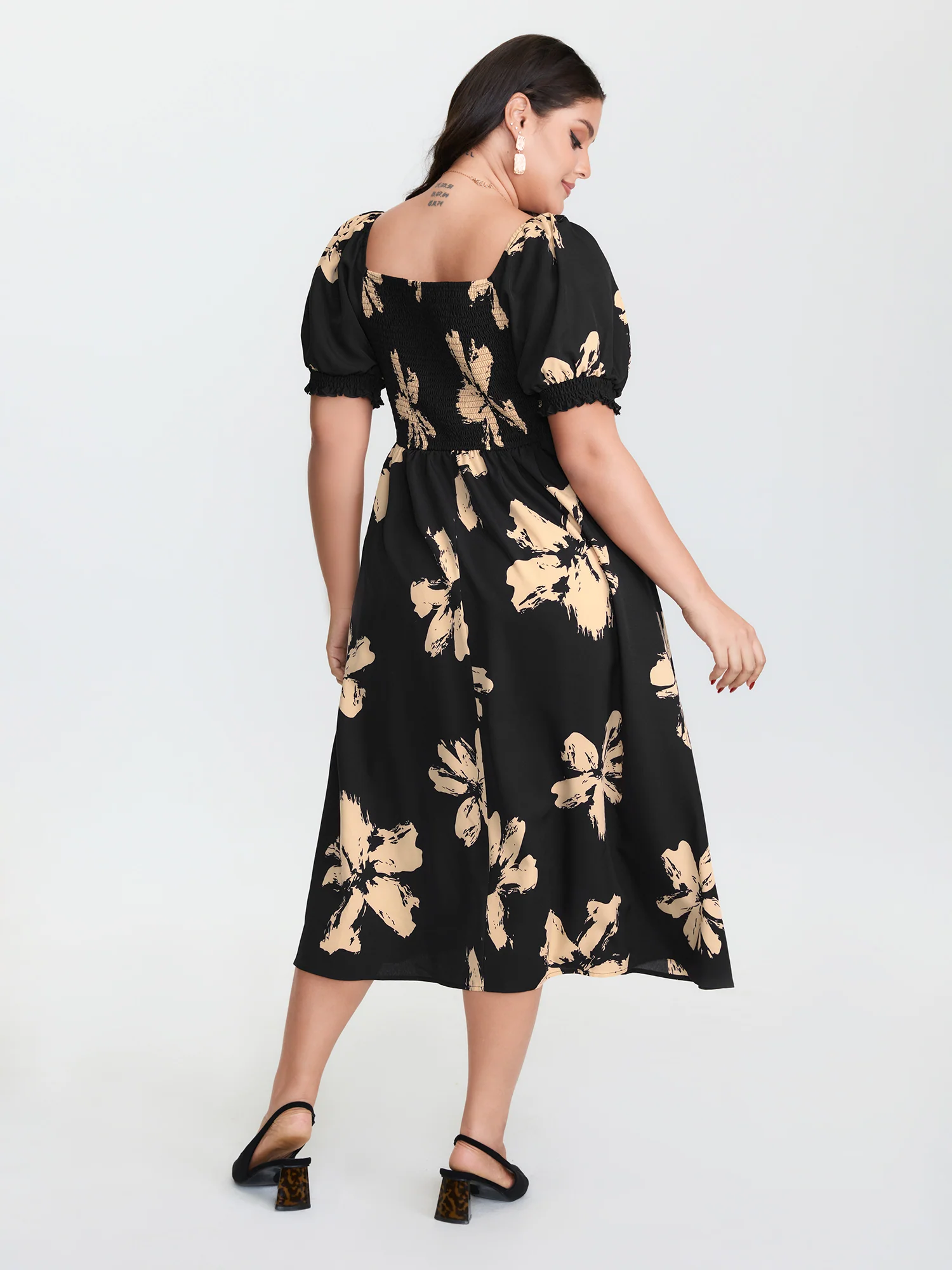Ruffled Neckline Shirred Midi Dress - Image 4
