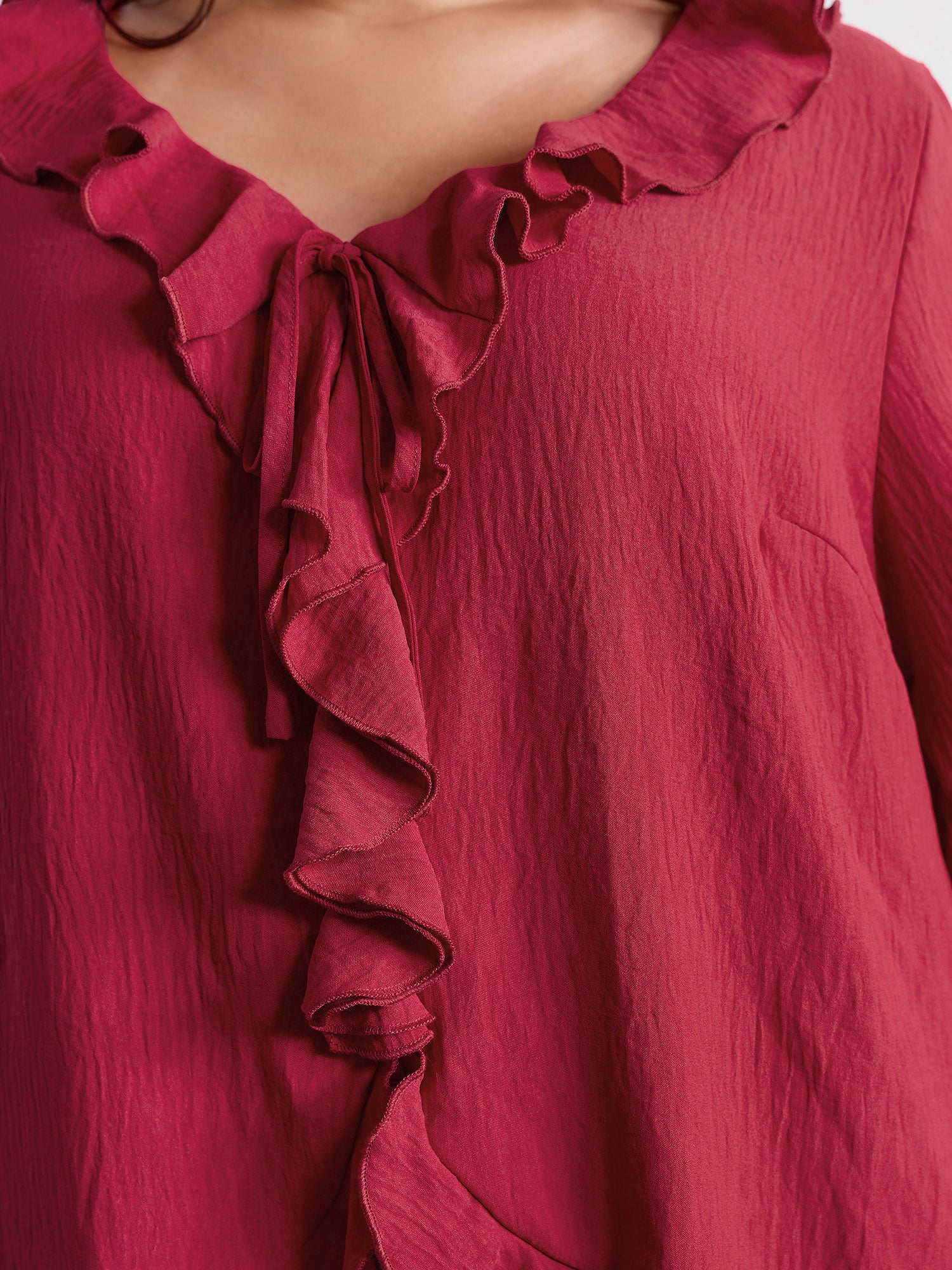 Ruffled V-Neck Curvy Edge Blouse - Image 4