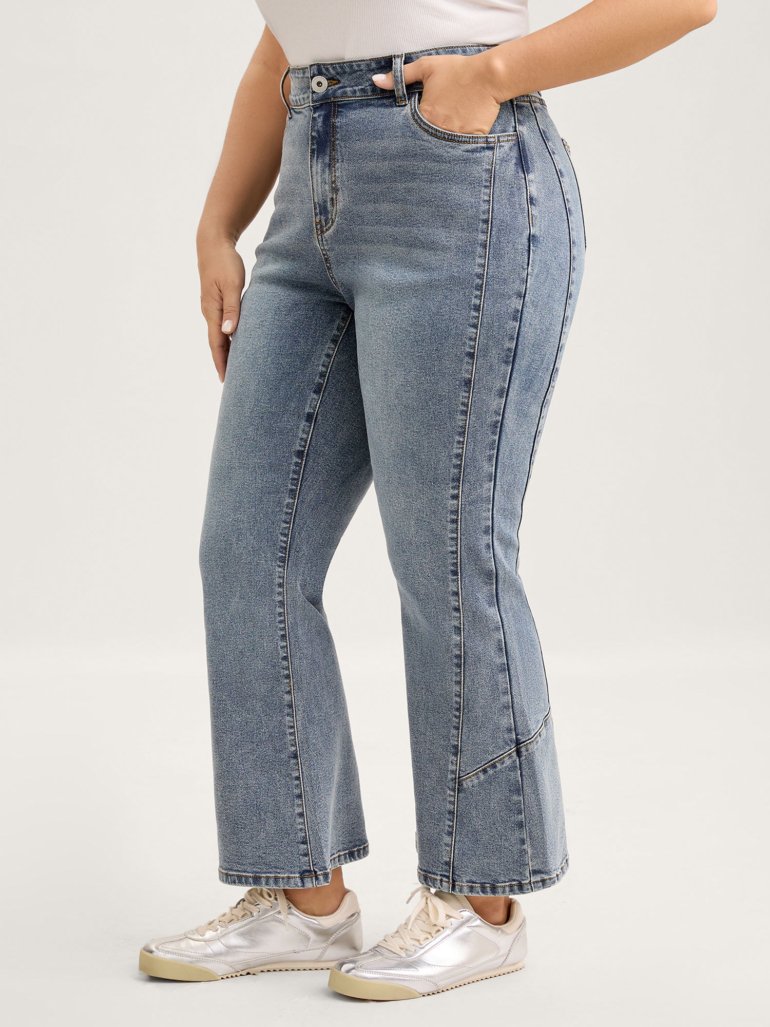 Sand Wash Bootcut Mid-Rise Jeans - Image 2