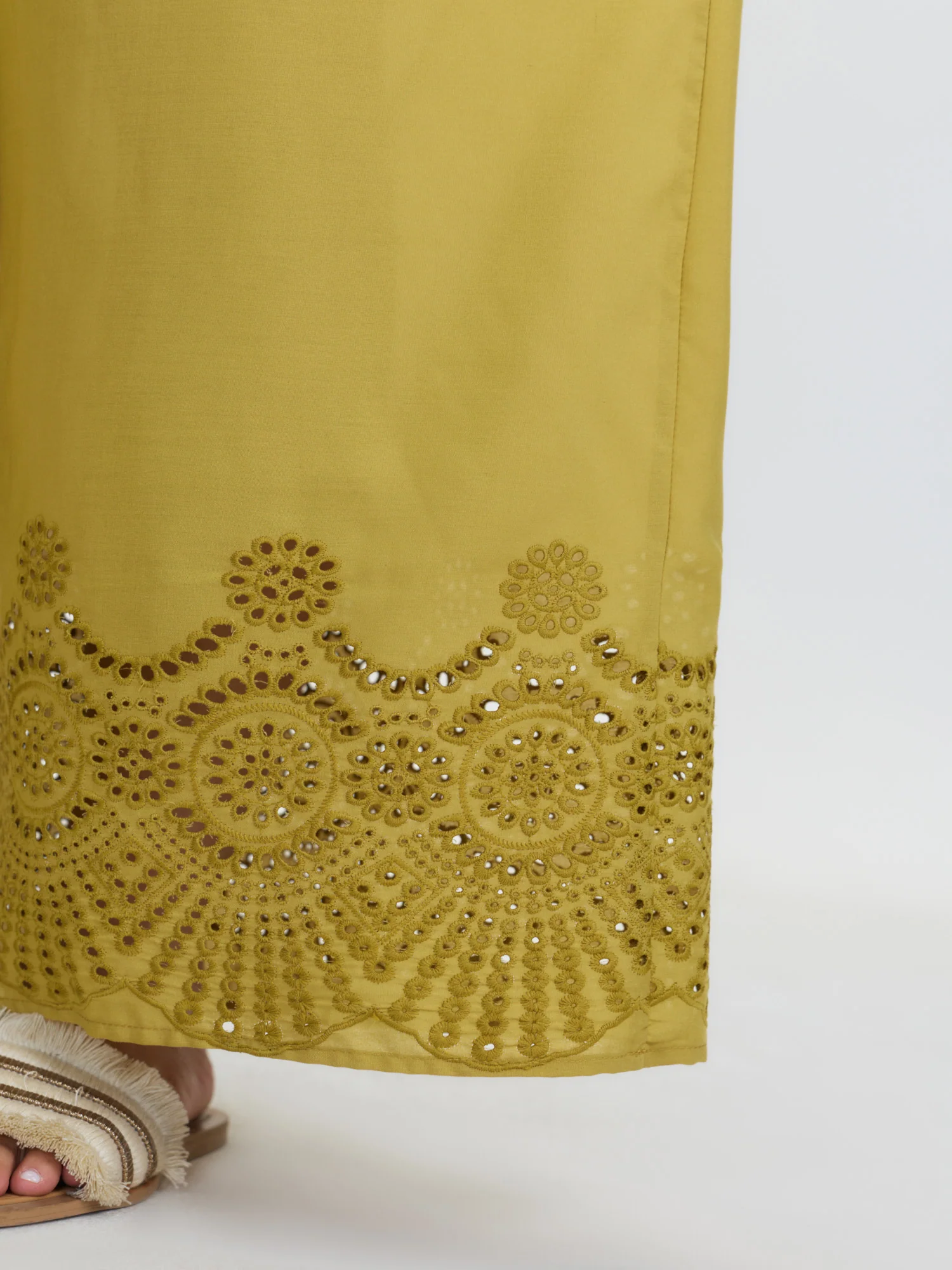 Scallop Embroidered Hem Sleeveless Jumpsuit - Image 4