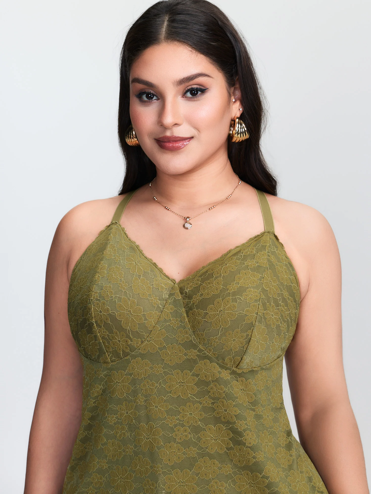 Scalloped Lace Adjustable Fitted Tank Top - Image 2