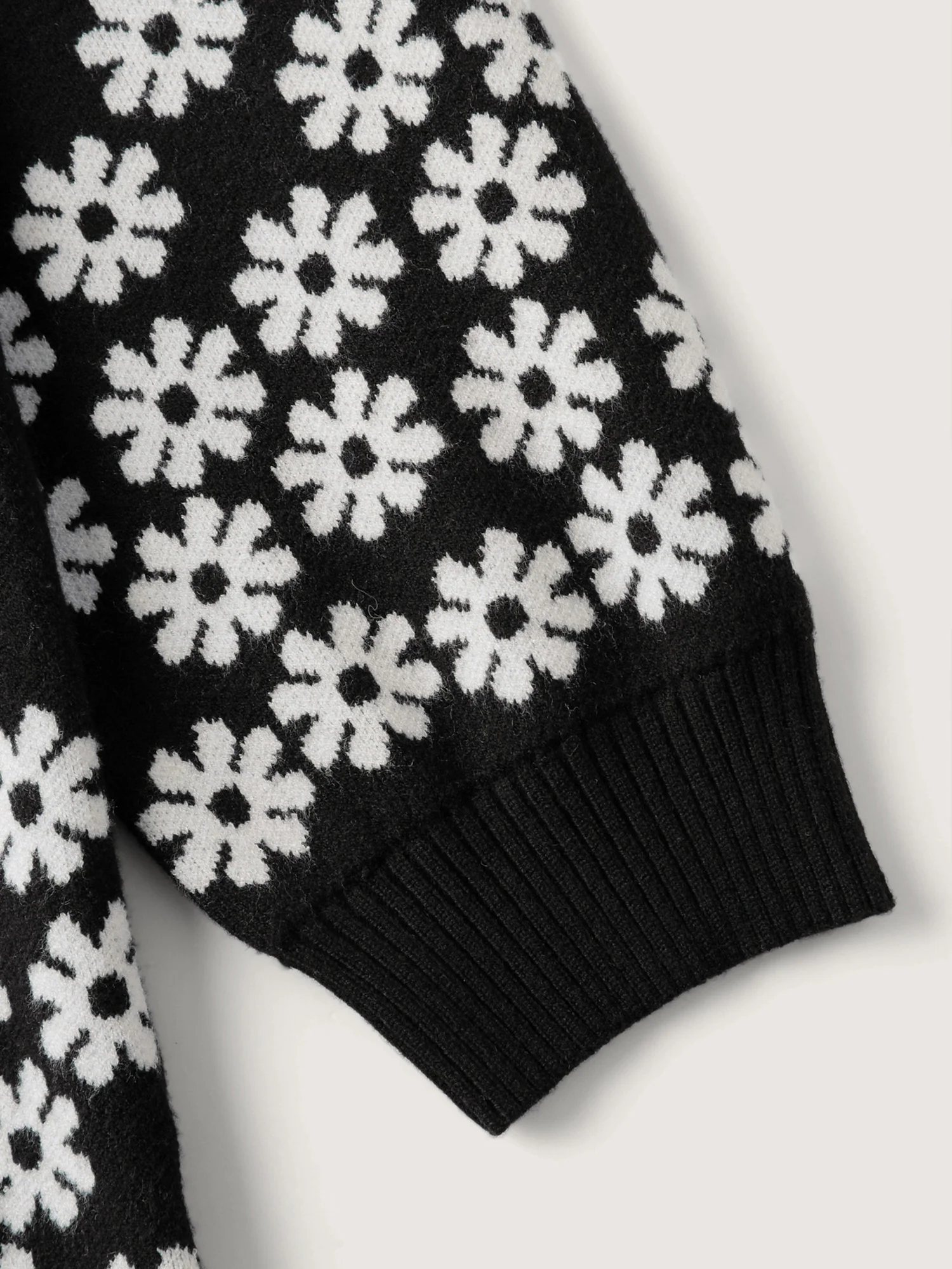 Scattered Floral Pattern Open-Front Cardigan - Image 5