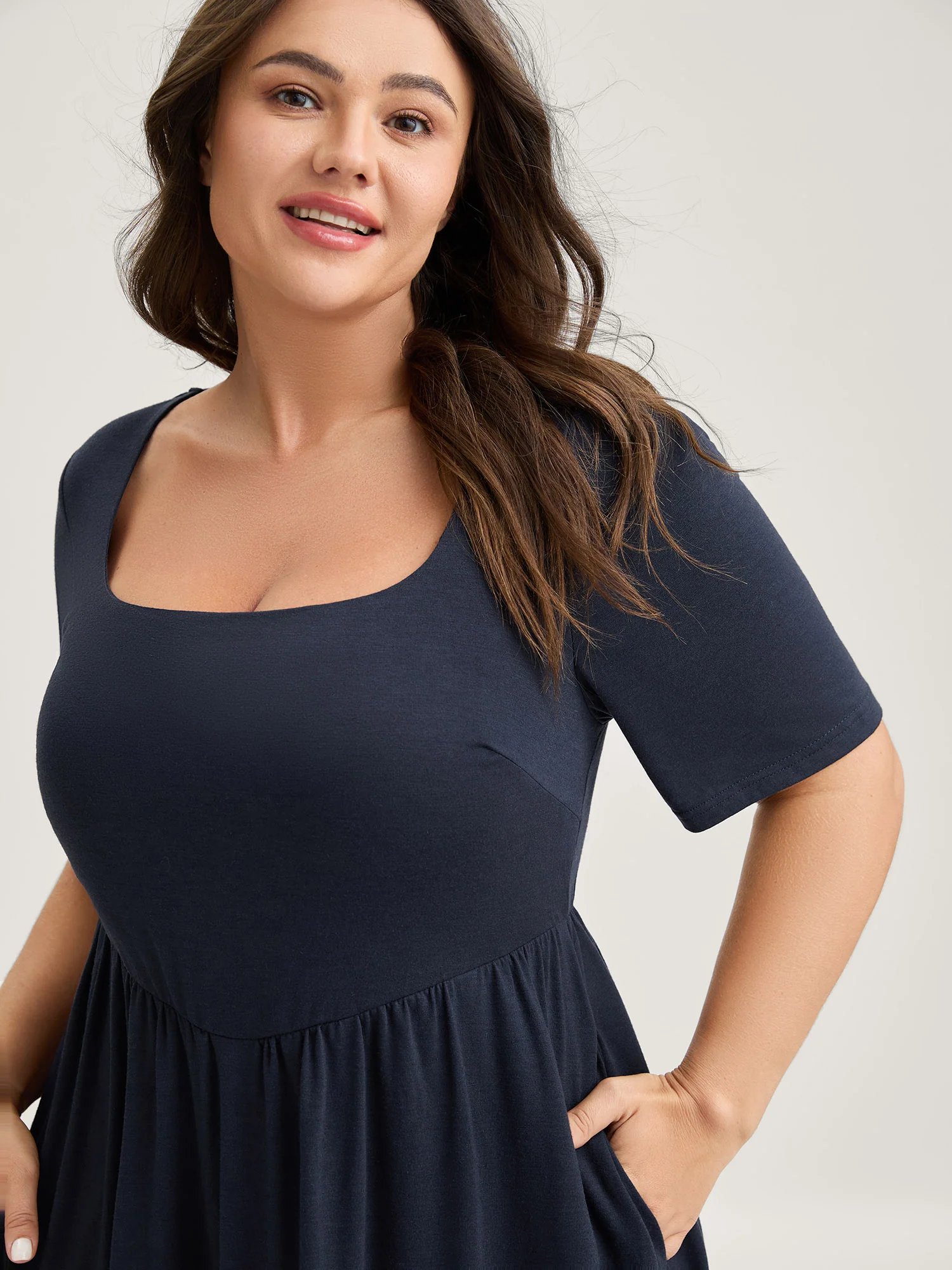 Scoop Neck Stretch Solid Pockets Midi Dress - Image 2