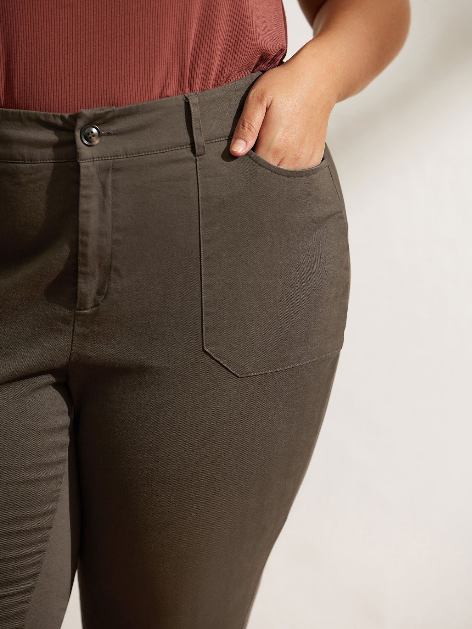 Sculpted Pockets Straight-Leg Pants - Image 3