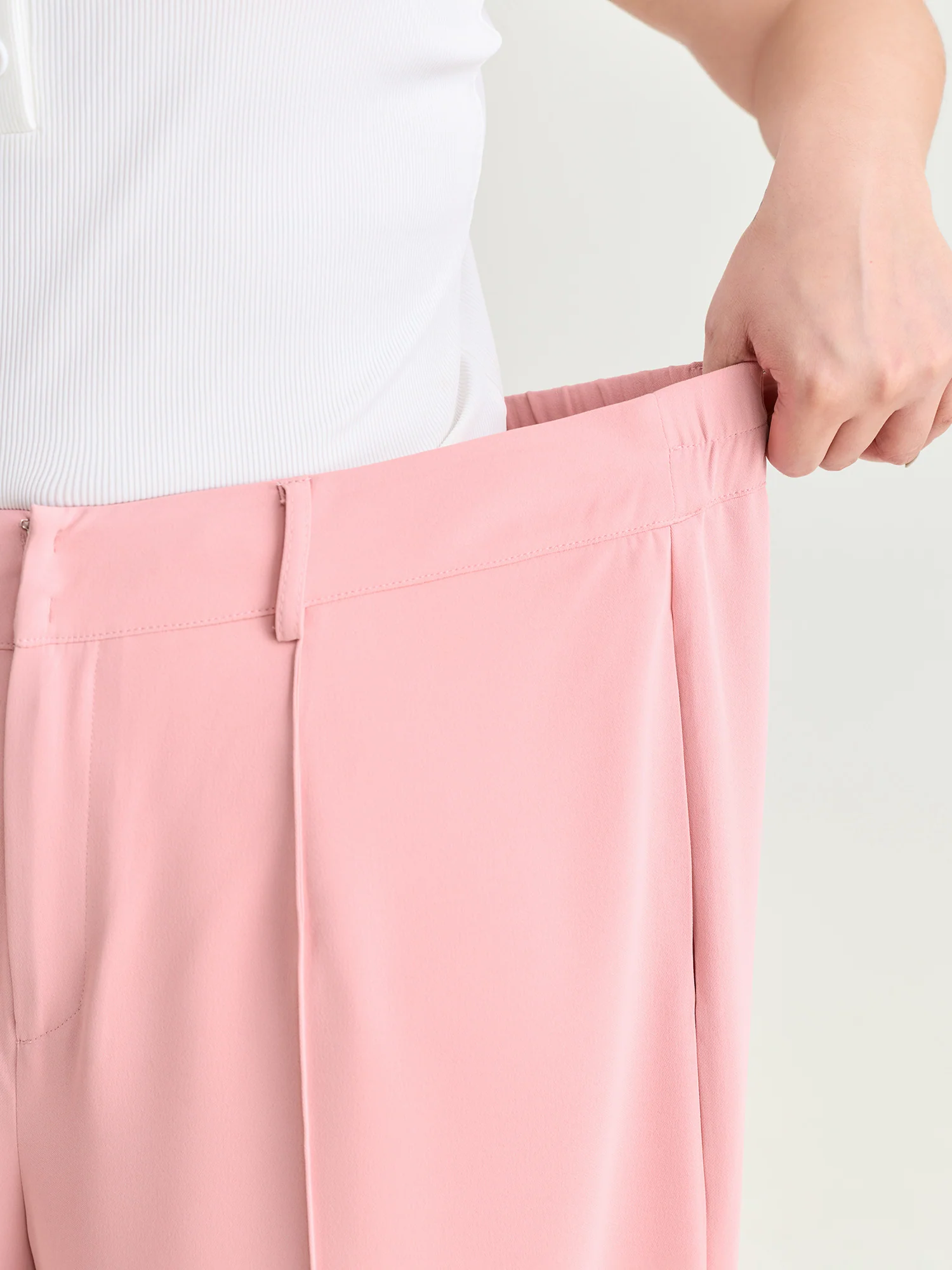 Seamed Curve-Friendly Plain Pants - Image 4