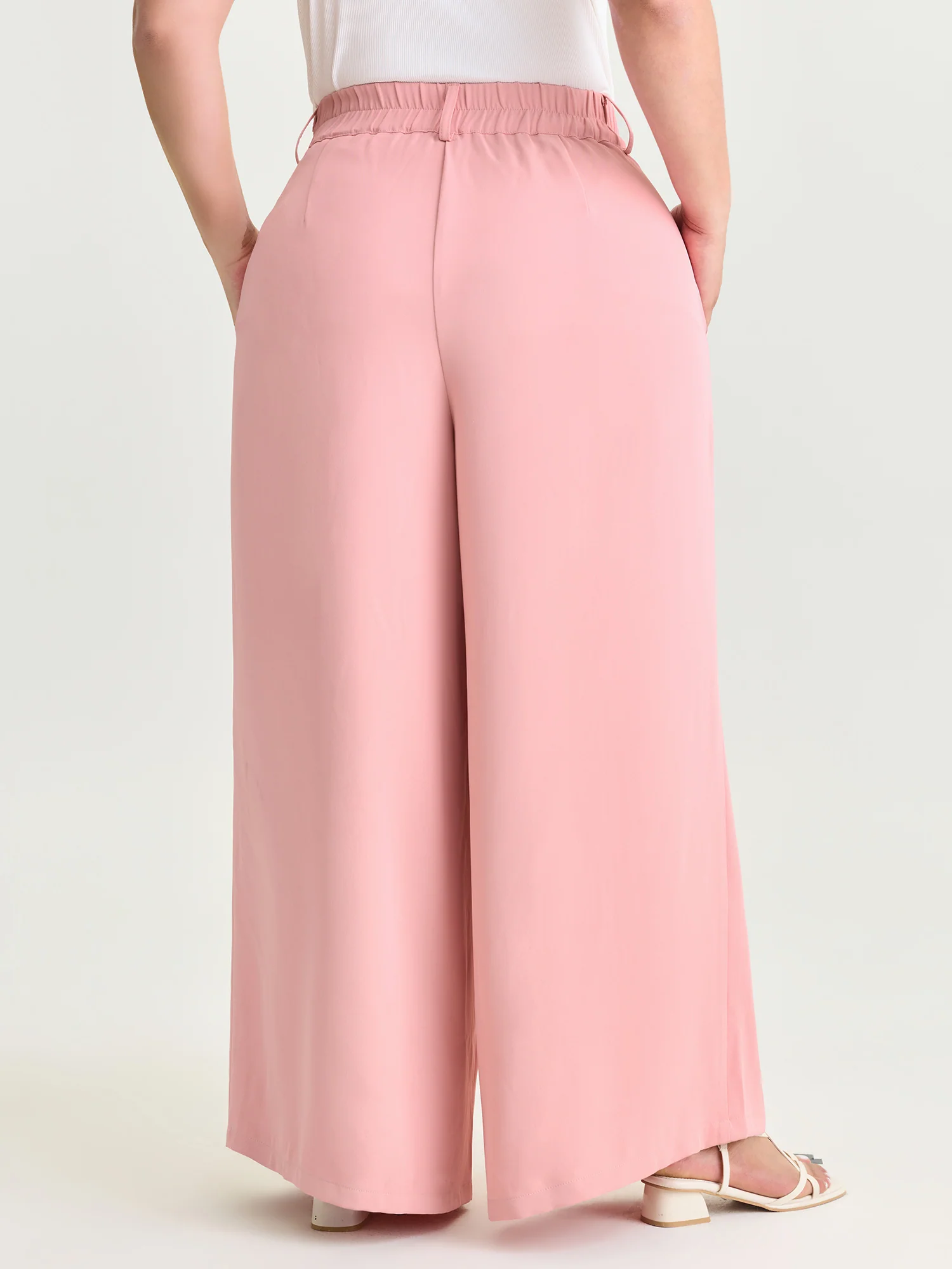Seamed Curve-Friendly Plain Pants - Image 5