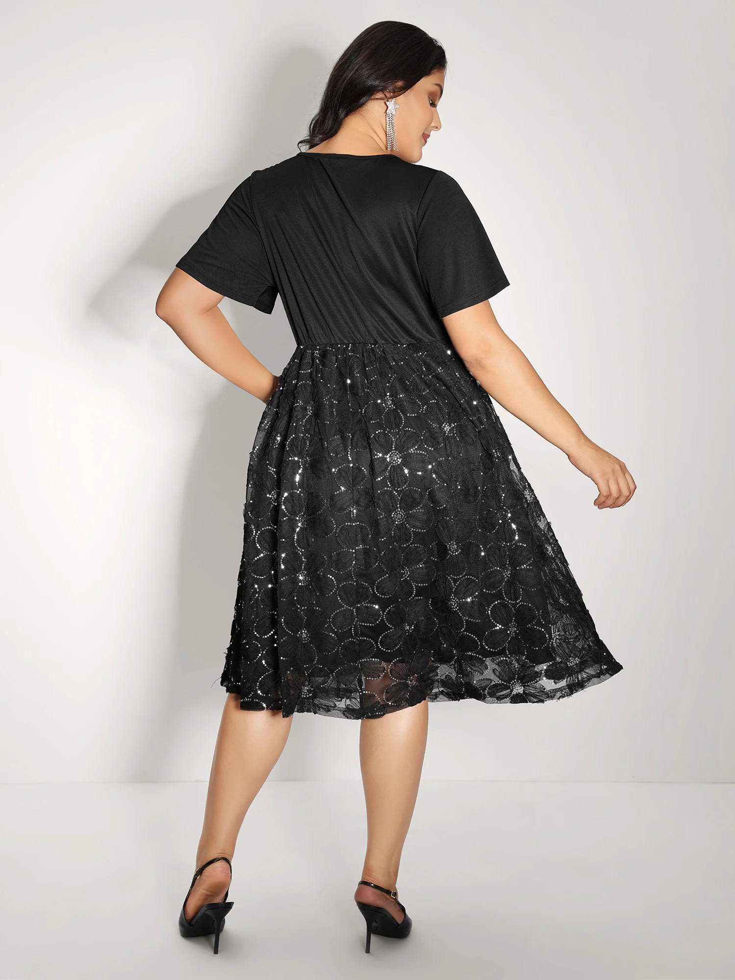 Sequin Embroidery Ruffled Sleeve Midi Dress - Image 4