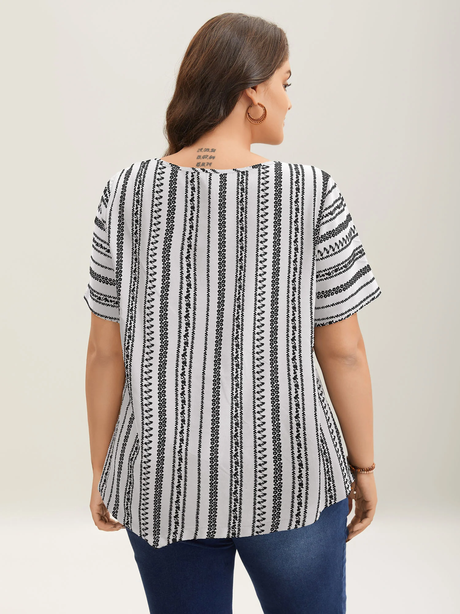 Striped Overlap Print Curvy Hem Blouse - Image 10