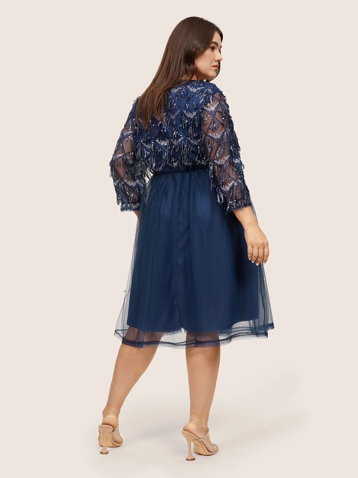 Sequin Tassels Plisse Patchwork Mesh Knee Dress - Image 4