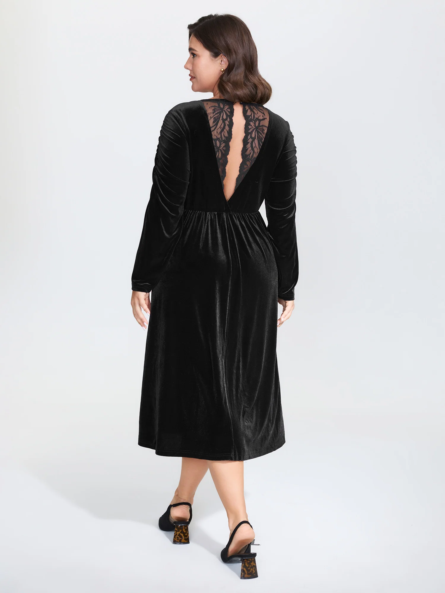 Sheer Lace Gathered Backless Midi Dress - Image 4