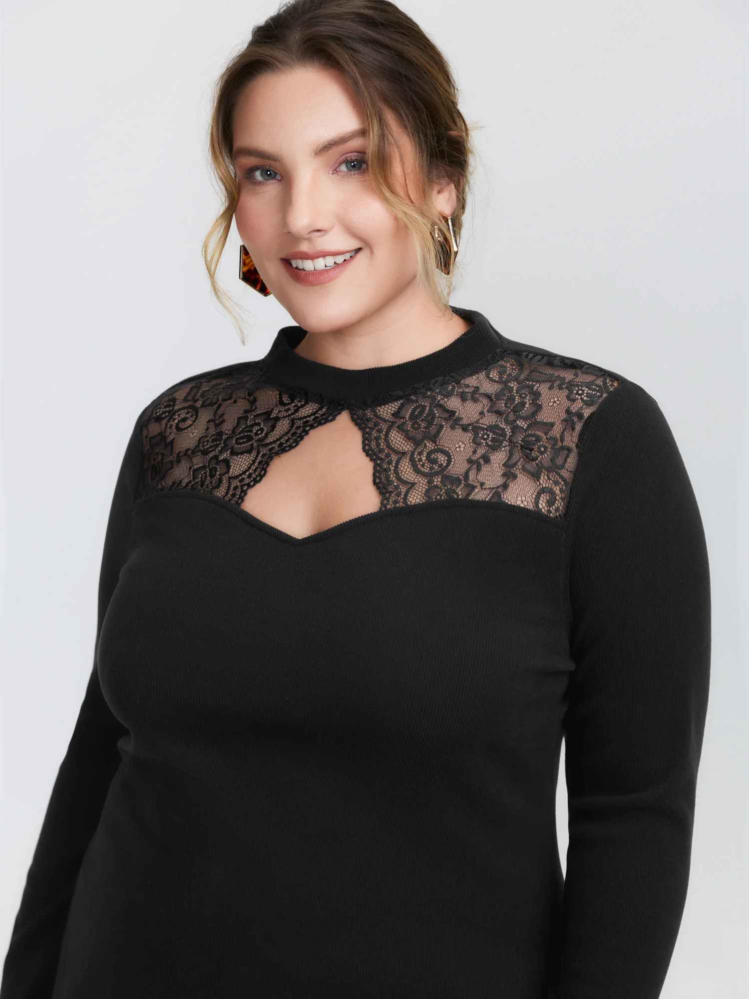 Sheer Lace Trim Mock Neck Ribbed T-Shirt - Image 3