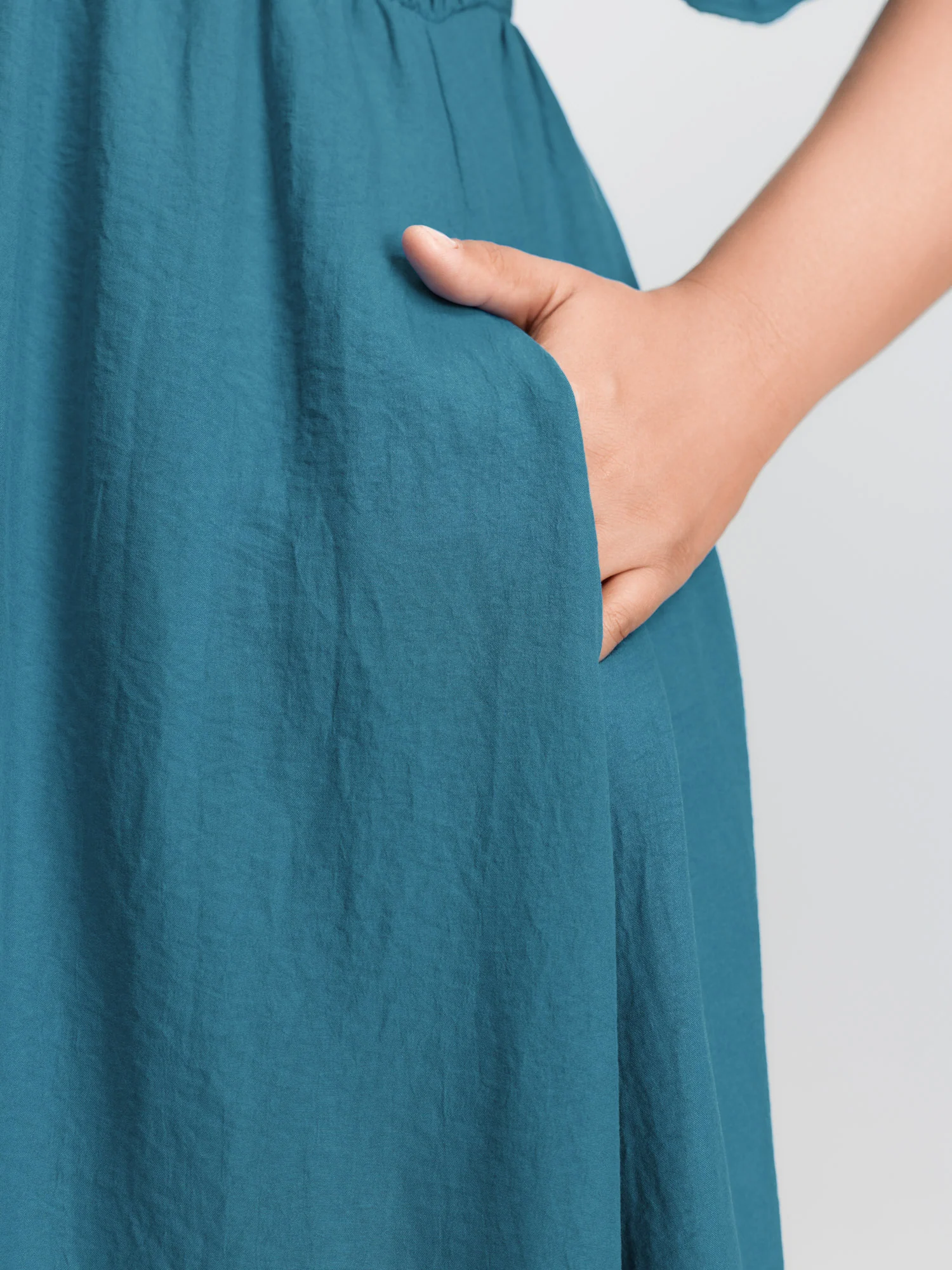 Shirred Bodice Ruffled Hem Midi Dress - Image 3