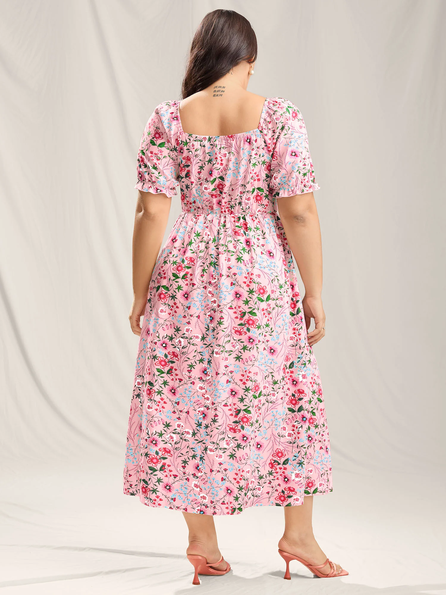 Shirred Floral Print Pockets Maxi Dress - Image 15