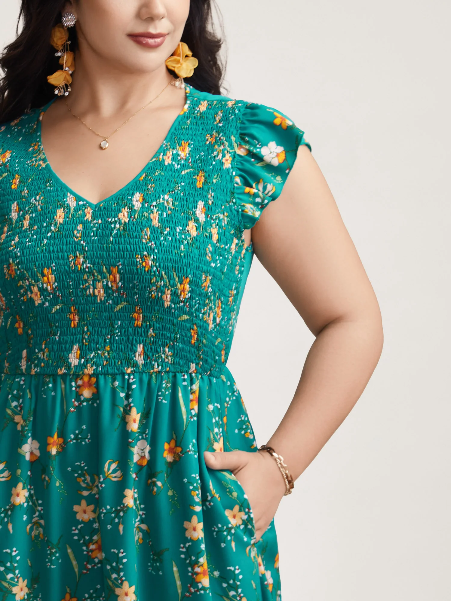 Shirred Printed Flutter Sleeve Pockets Midi Dress - Image 2