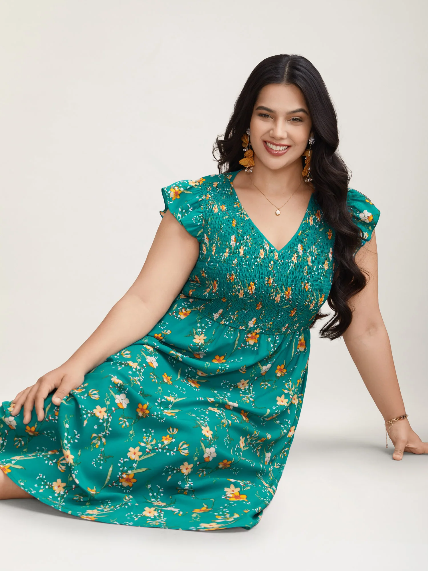 Shirred Printed Flutter Sleeve Pockets Midi Dress - Image 3