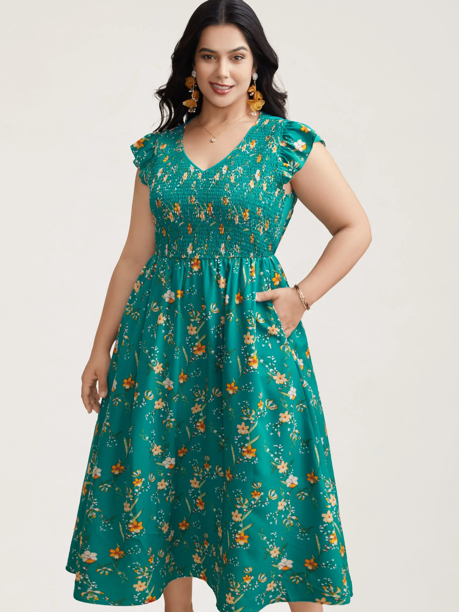 Shirred Printed Flutter Sleeve Pockets Midi Dress - Image 4