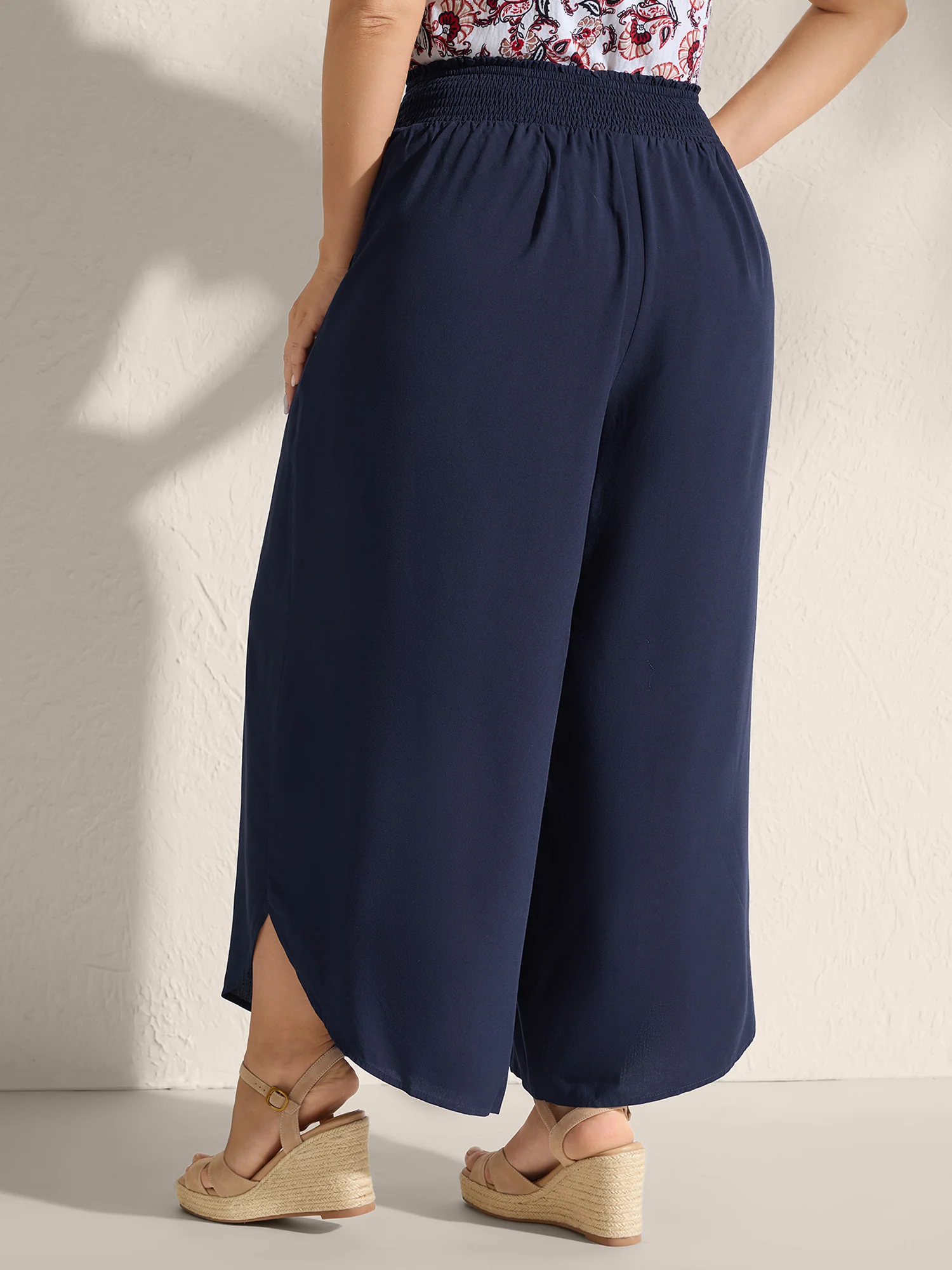 Shirred Waist Curvy Hem Wide-Leg Pants - Image 5