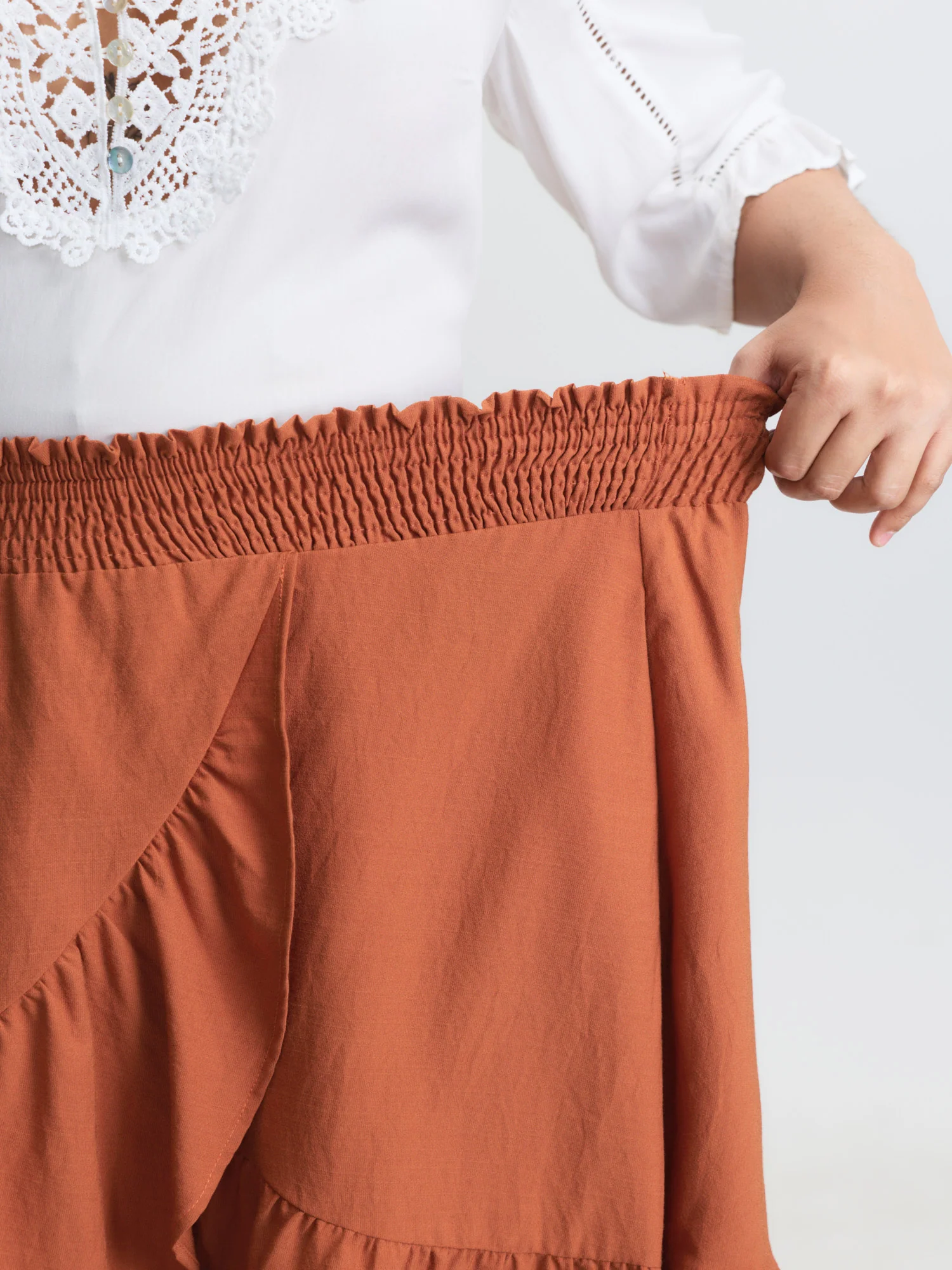 Shirred Waist Ruffled High Low Hem Midi Skirt - Image 4